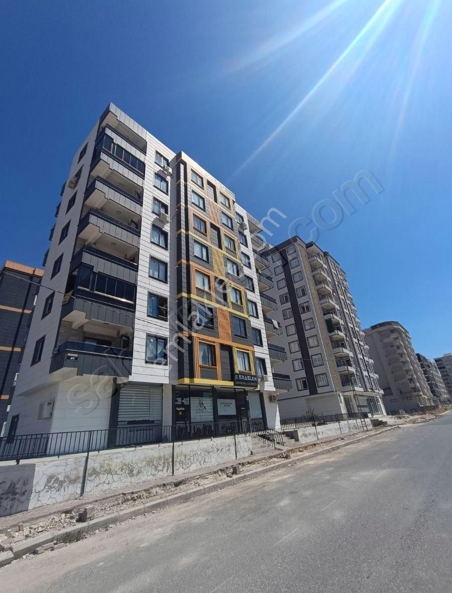 Doğukent Emine Göncü Lisesi Yanı 3+1 Arakat Lüks Satılık Daire