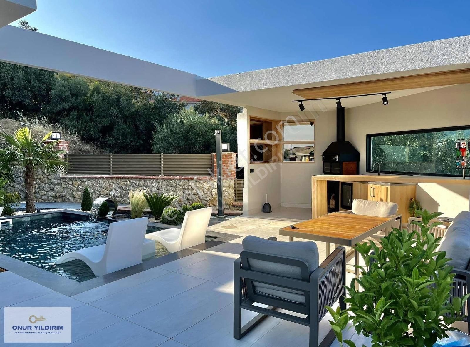 Onur Yıldırımdan Havuzlu Deniz Manzaralı Özel Tasarım 4+1 Villa - Görsel 15