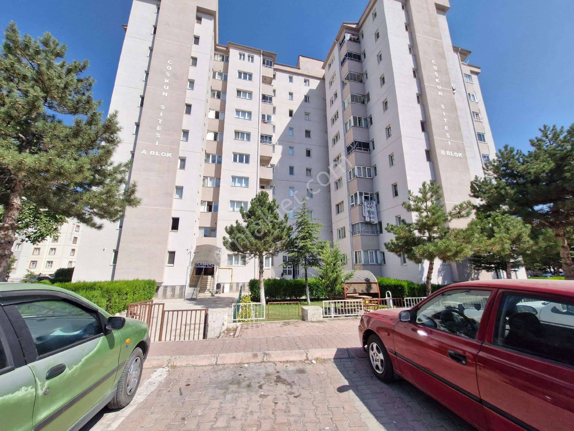 Ziya Gökalp Mahallesinde Satılık 2+1 Yüksek Giriş