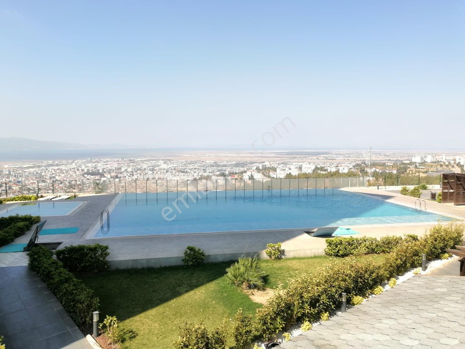 Çiğli Yakakent Atakent Panorama Sitesi Satılık 3+1 Daire