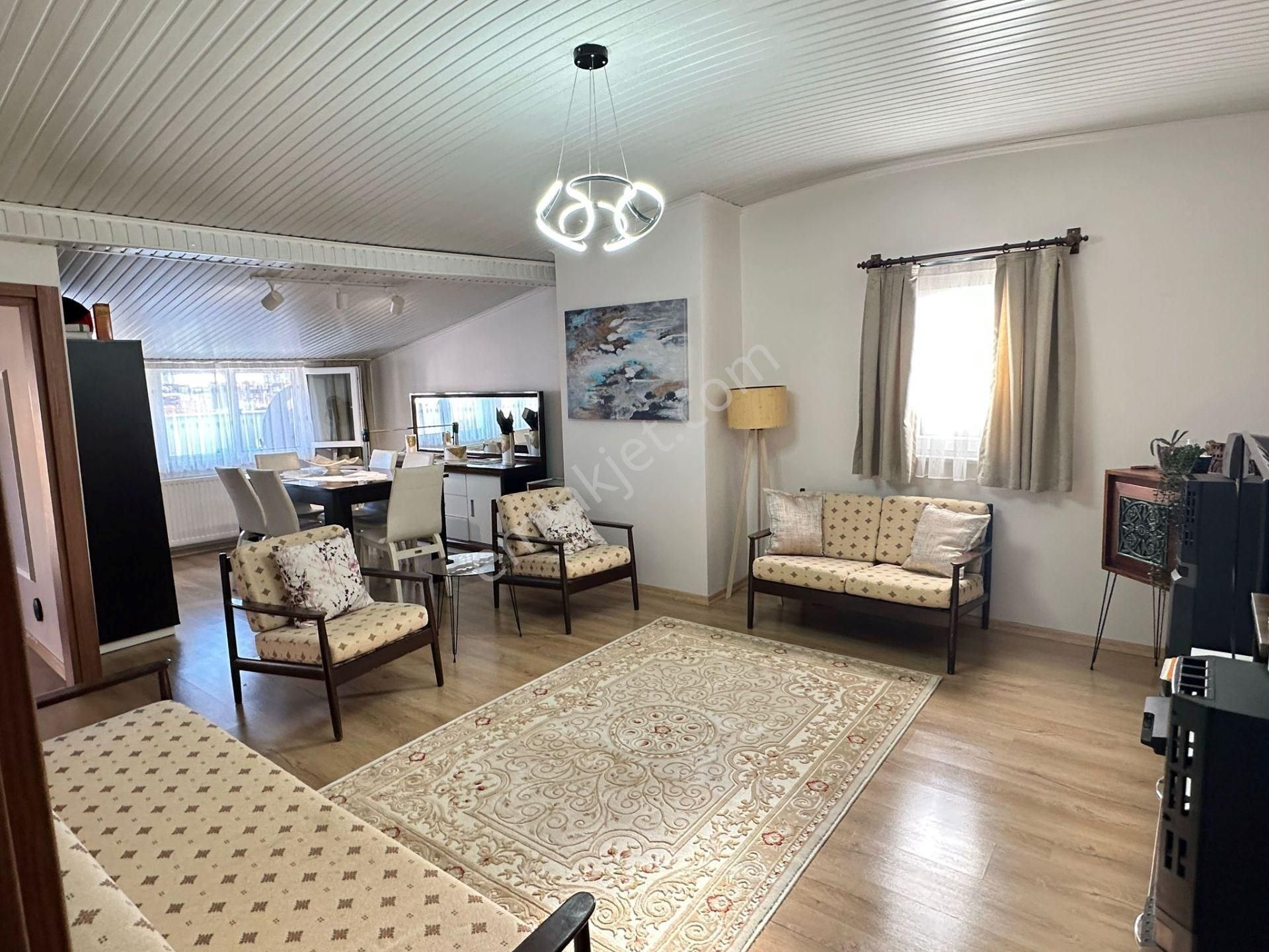 Güneşli Hürriyet Mahallesi Satılık 5+1 Daire 200 M² - Görsel 3