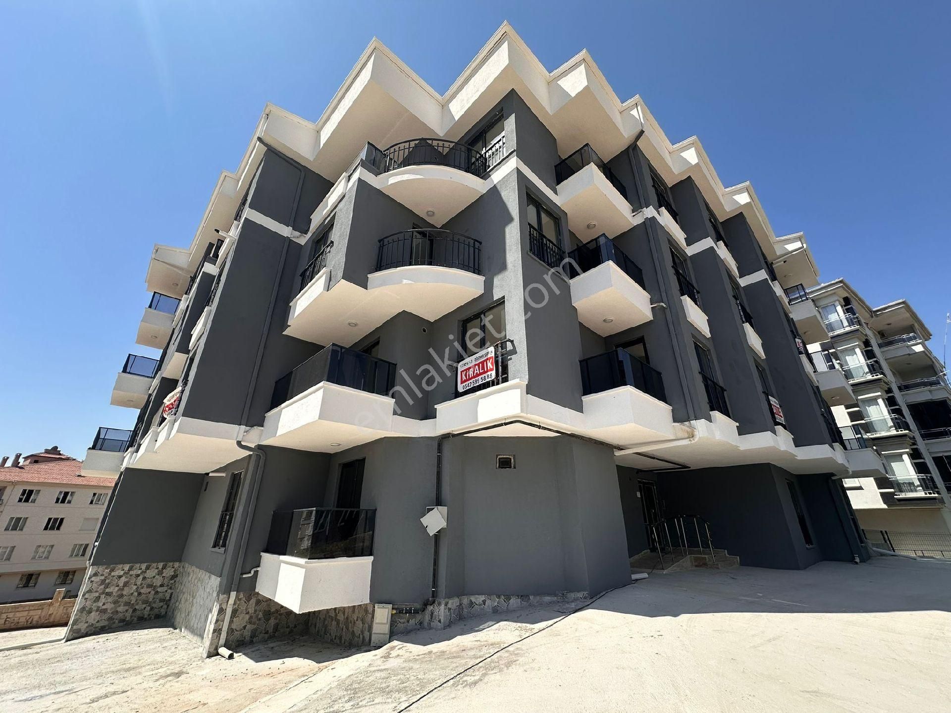 Taşpınar Gayrimenkul'den Satılık Zafer Mh Eski Cezaevi Karşısı 1+1 Daire Son Kat