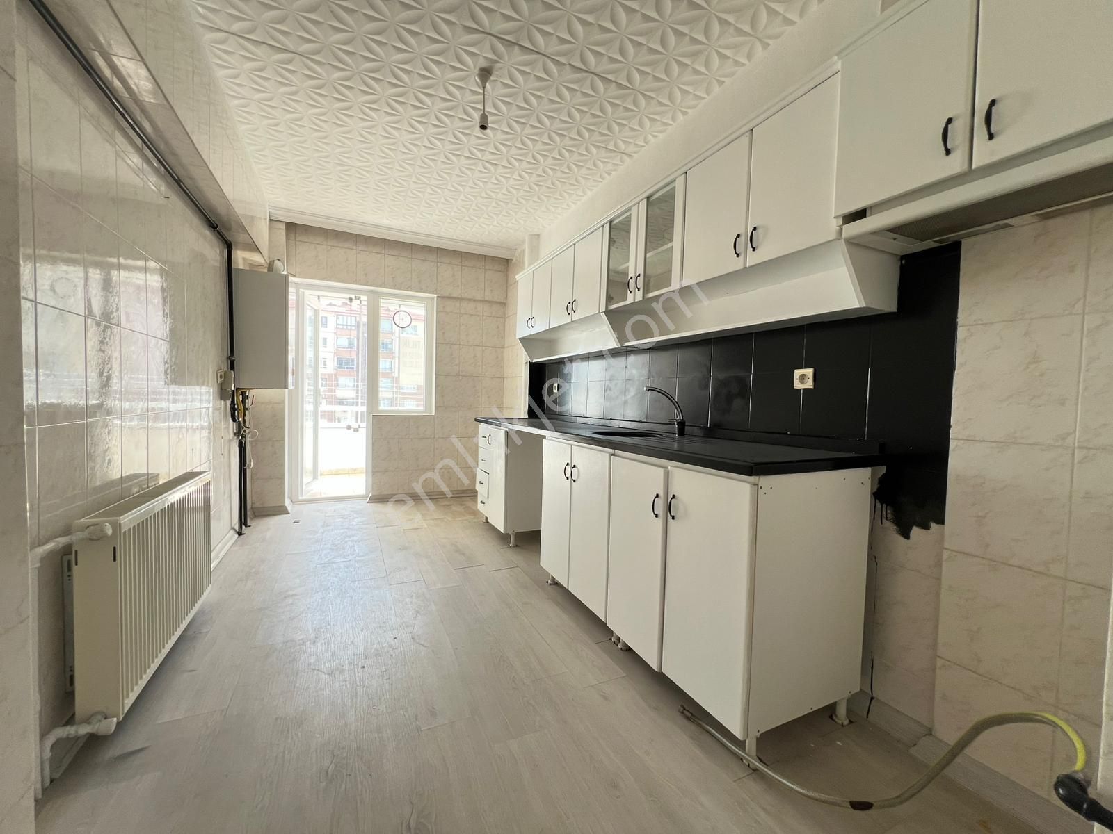 Engin Emlak'tan 5.kat 3+1 Çift Asansörlü Yapılı Daire - Görsel 2