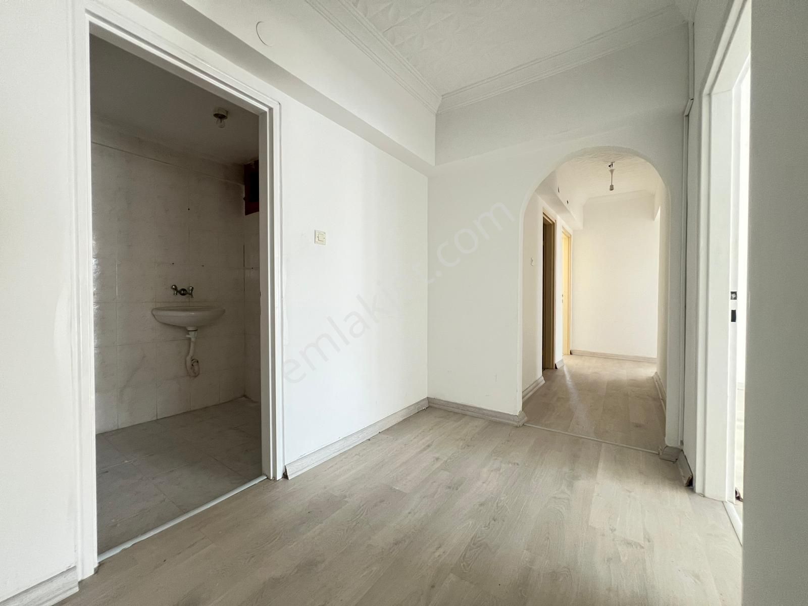 Engin Emlak'tan 5.kat 3+1 Çift Asansörlü Yapılı Daire - Görsel 15