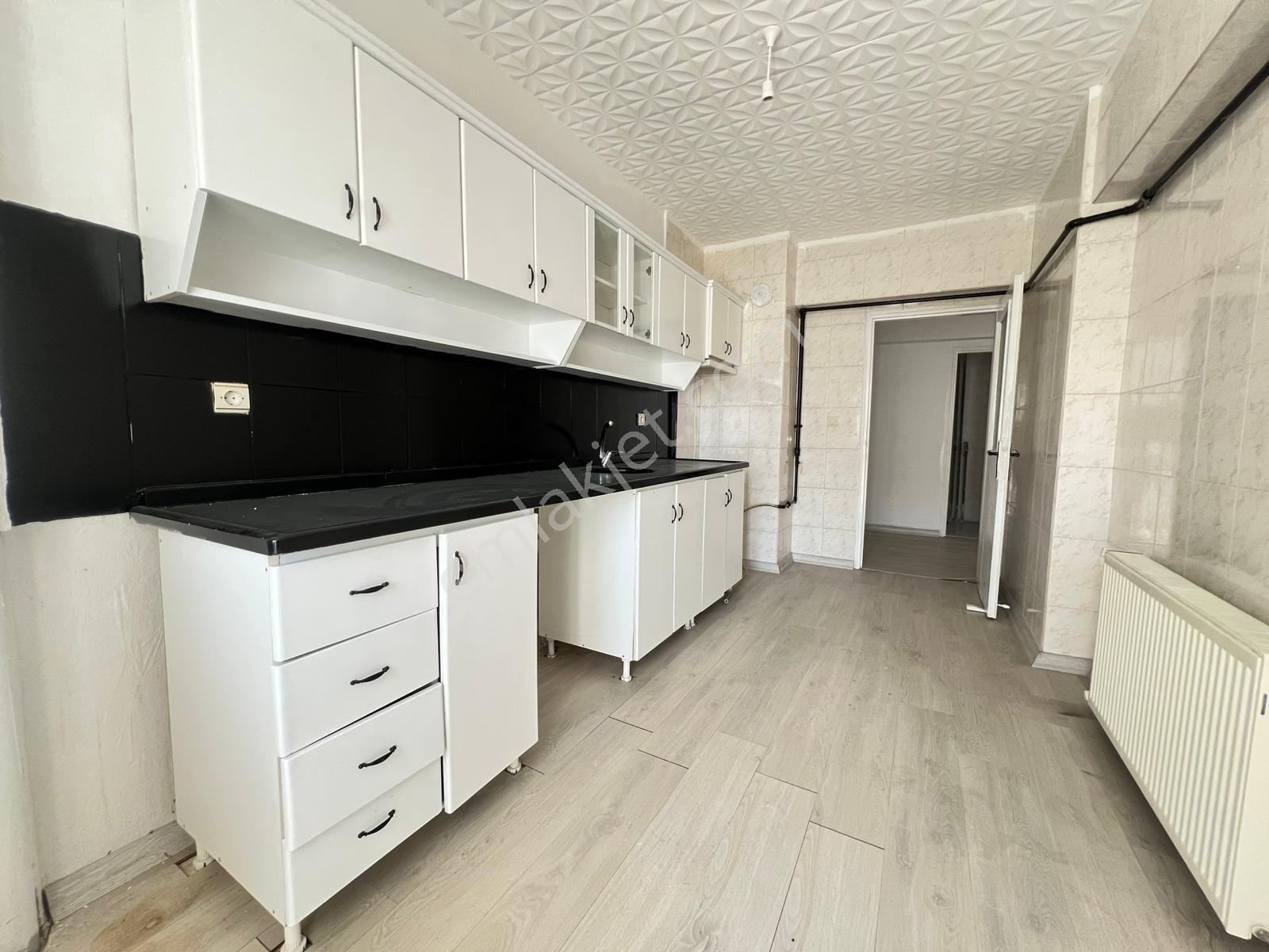 Engin Emlak'tan 5.kat 3+1 Çift Asansörlü Yapılı Daire - Görsel 4