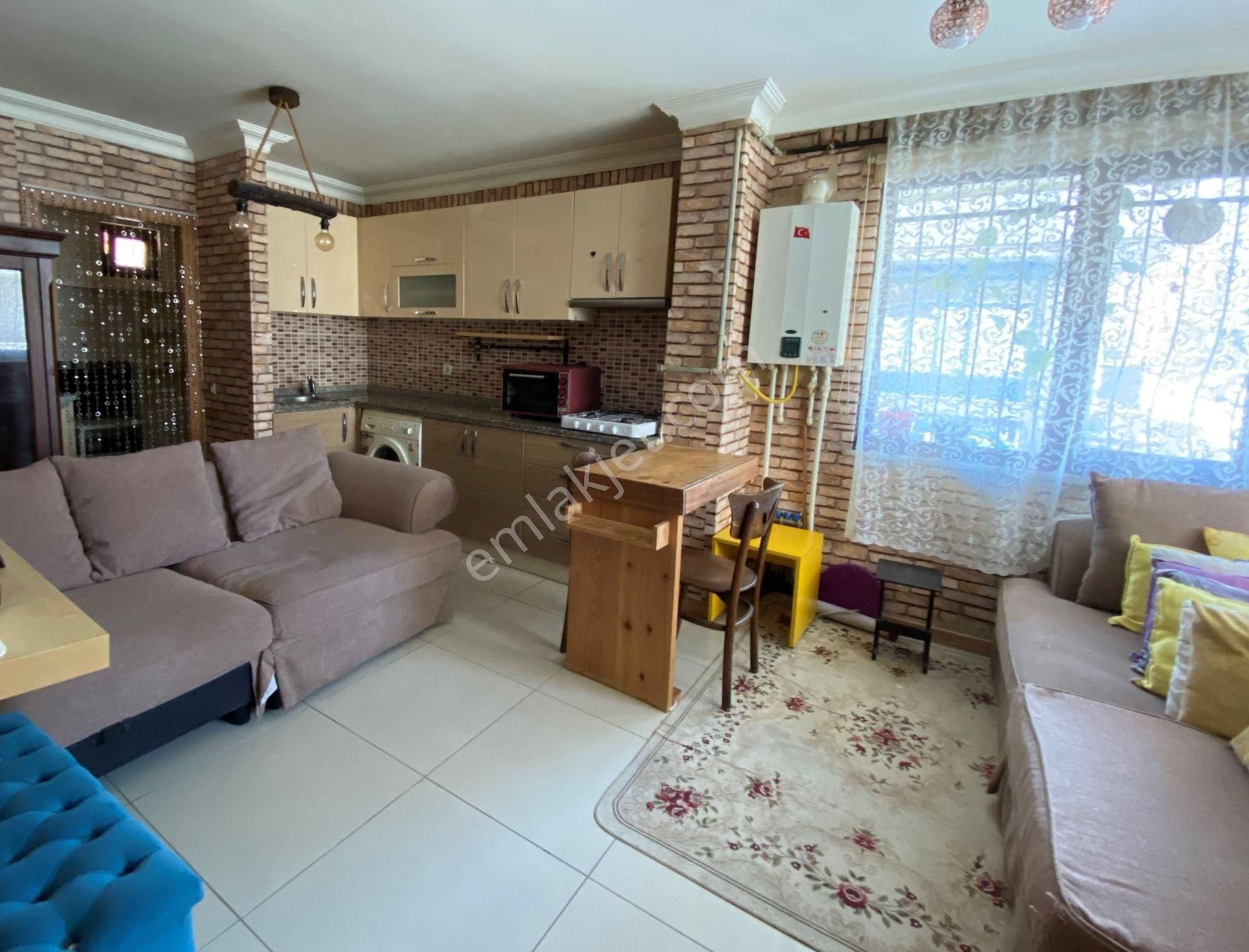 Kayışdağı Mah.ana Cad.yürüme Mesafesinde Full Eşyalı 1+1 Daire