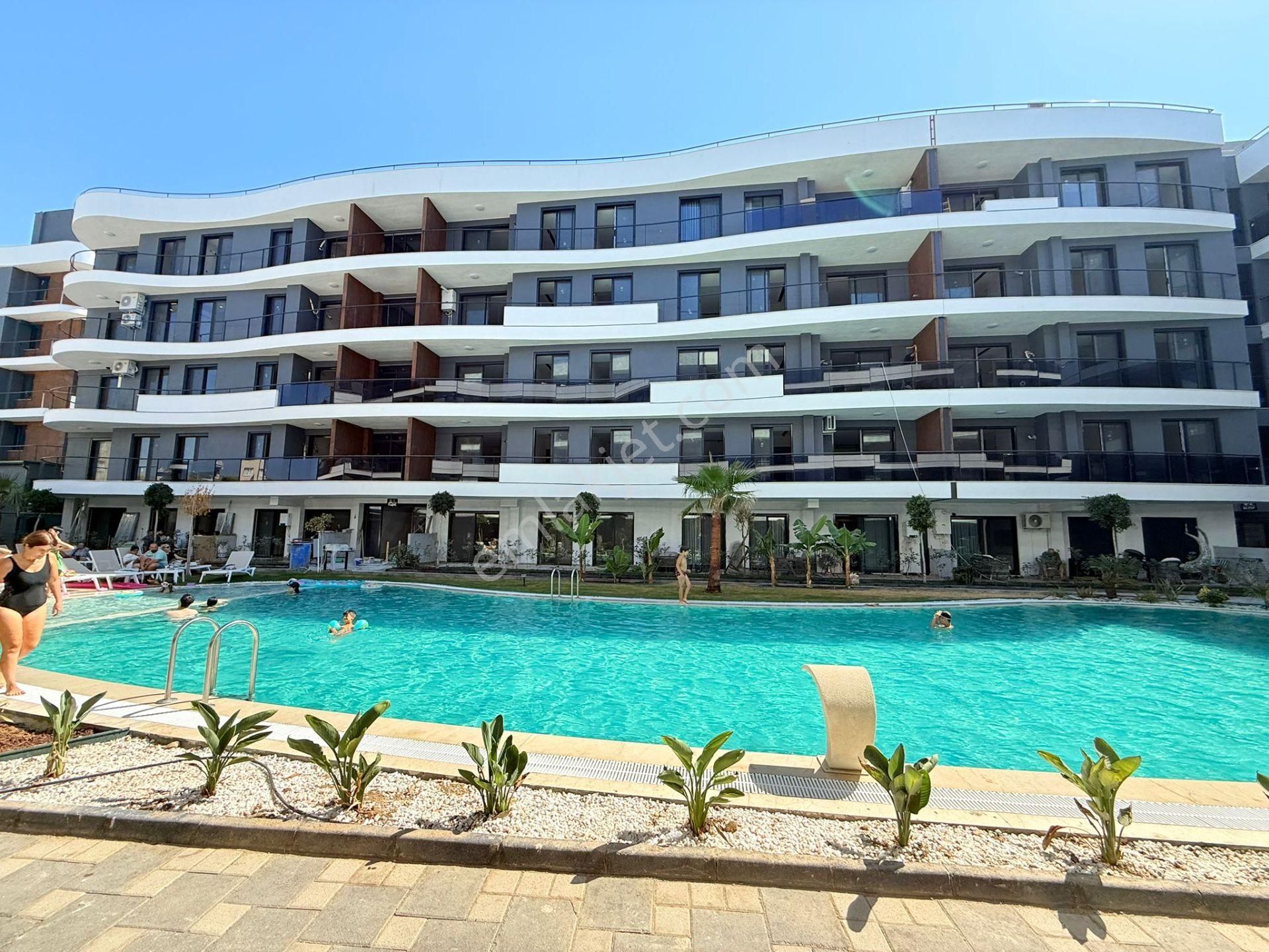 Güvenlık-acık/kapalı Havuz-otopark-hamam-sauna-cafe-yerden Isıtma-lüx-özel Bahçeli-akıllı Ev - Görsel 13