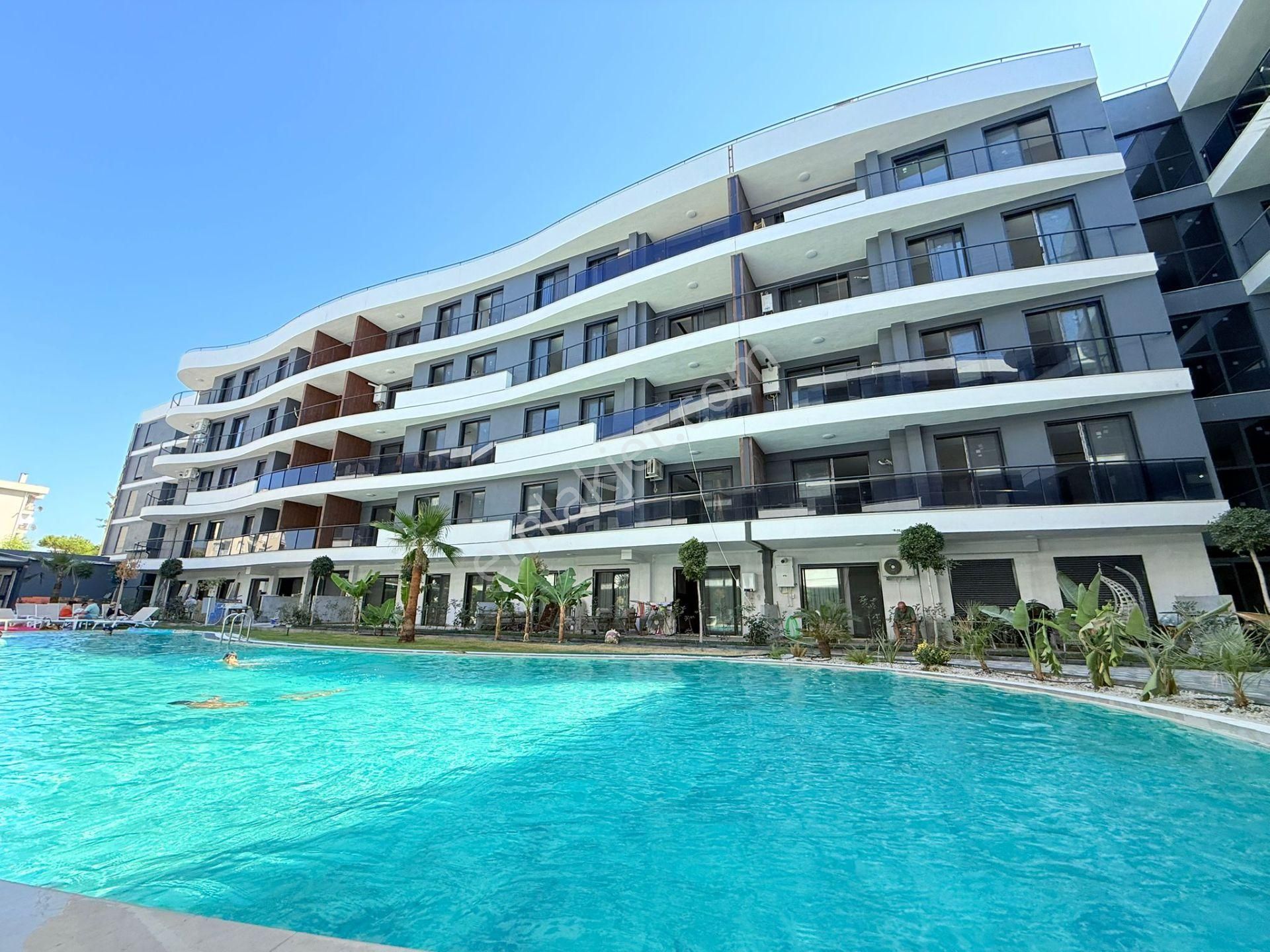 Güvenlık-acık/kapalı Havuz-otopark-hamam-sauna-cafe-yerden Isıtma-lüx-özel Bahçeli-akıllı Ev - Görsel 14