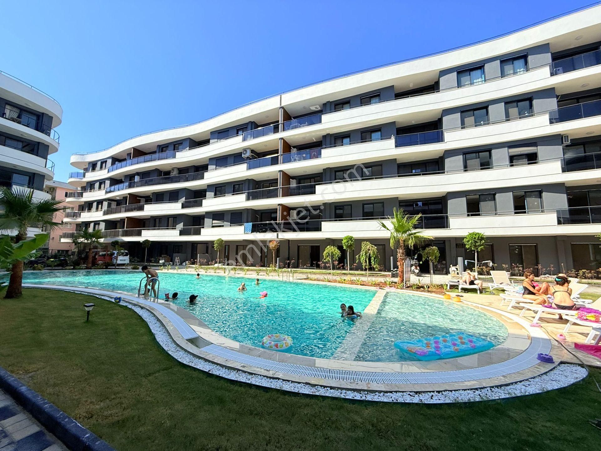 Güvenlık-acık/kapalı Havuz-otopark-hamam-sauna-cafe-yerden Isıtma-lüx-özel Bahçeli-akıllı Ev - Görsel 3