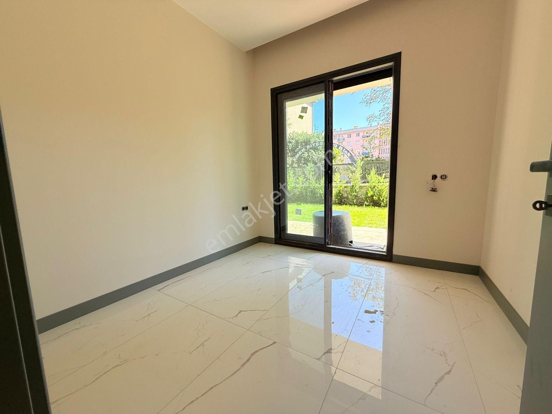 Güvenlık-acık/kapalı Havuz-otopark-hamam-sauna-cafe-yerden Isıtma-lüx-özel Bahçeli-akıllı Ev - Görsel 30