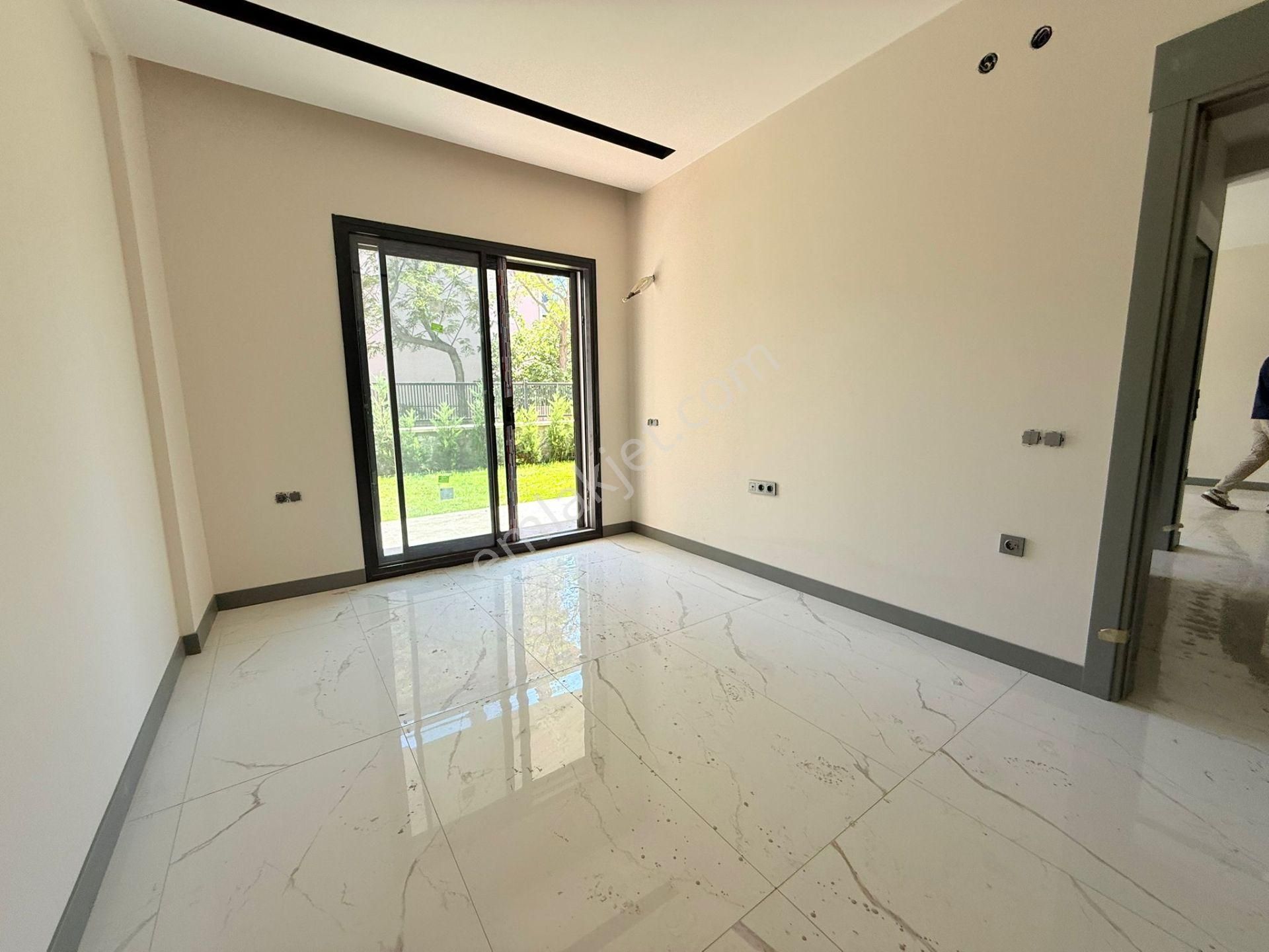 Güvenlık-acık/kapalı Havuz-otopark-hamam-sauna-cafe-yerden Isıtma-lüx-özel Bahçeli-akıllı Ev - Görsel 25