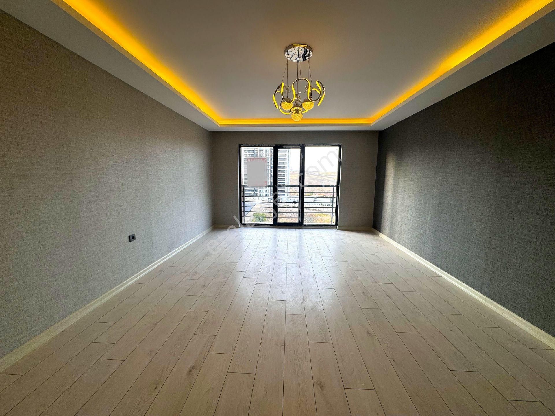 Çiftçioğullarından Lüks Site İçerisinde K.otoparklı 4+1 Daire