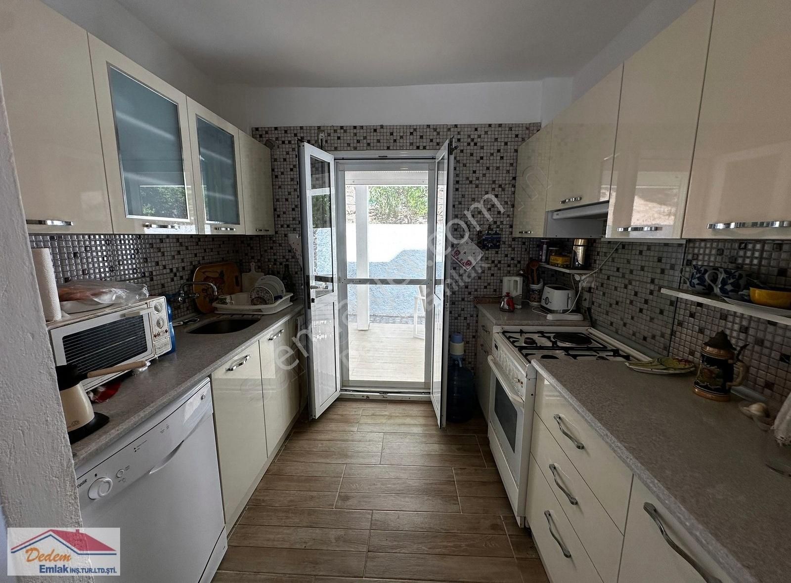 Gündoğanda Deniz Manzaralı Özel Plajlı Villa! - Görsel 2