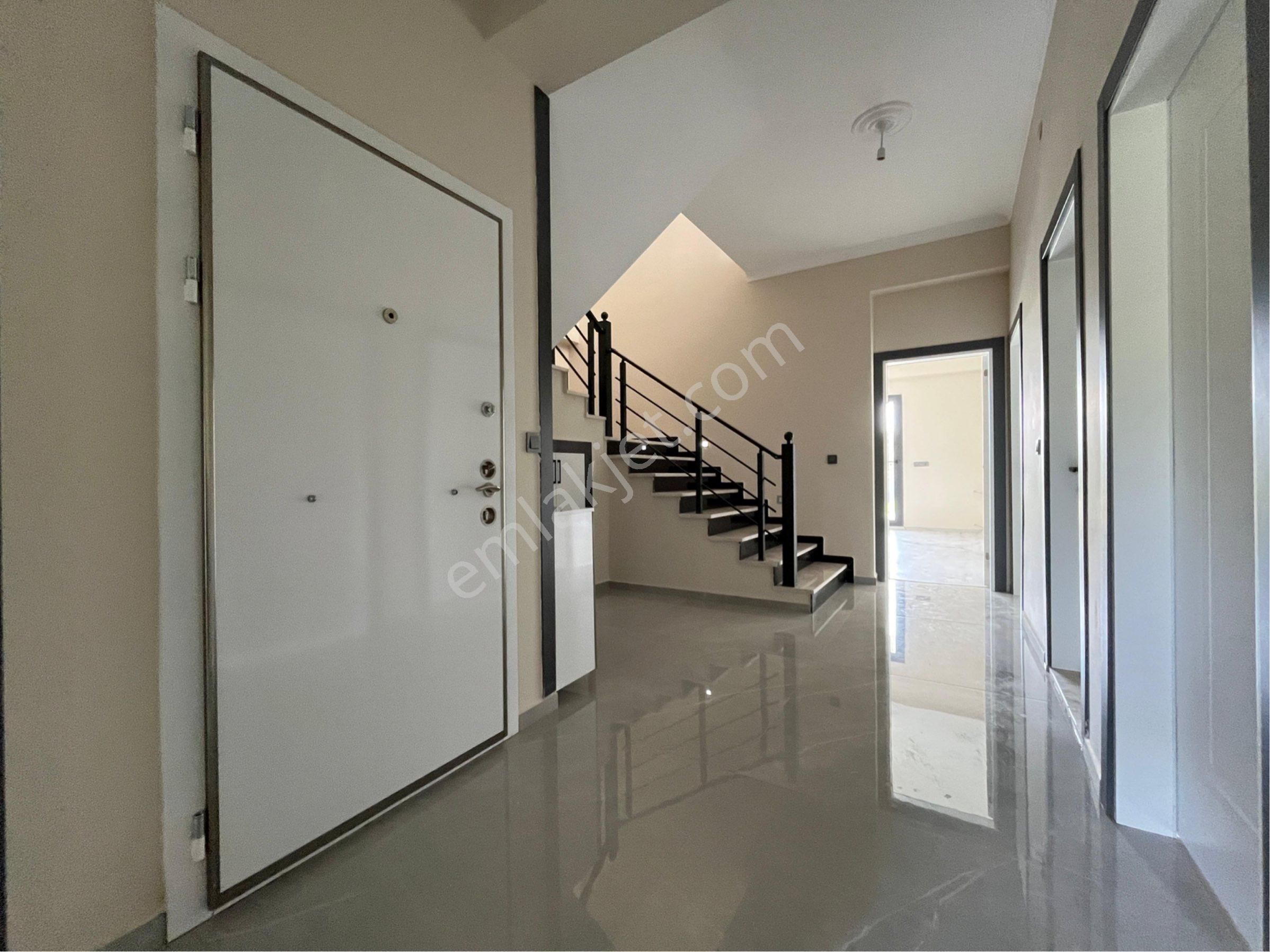 Arya'dan Avcılar'da Tam Müstakil Özel Havuzlu Satılık 4+1 Villa - Görsel 20