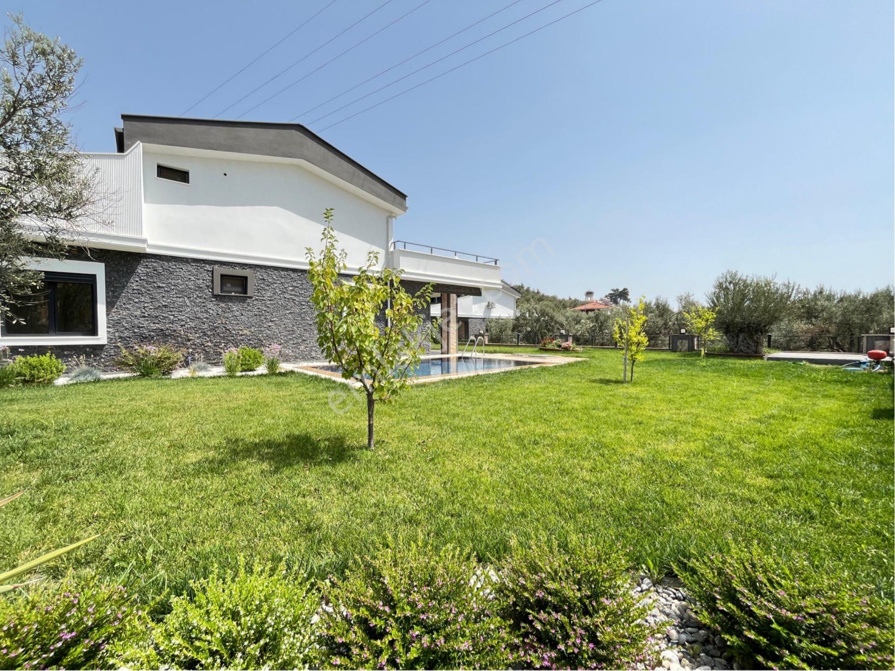 Arya'dan Avcılar'da Tam Müstakil Özel Havuzlu Satılık 4+1 Villa - Görsel 8