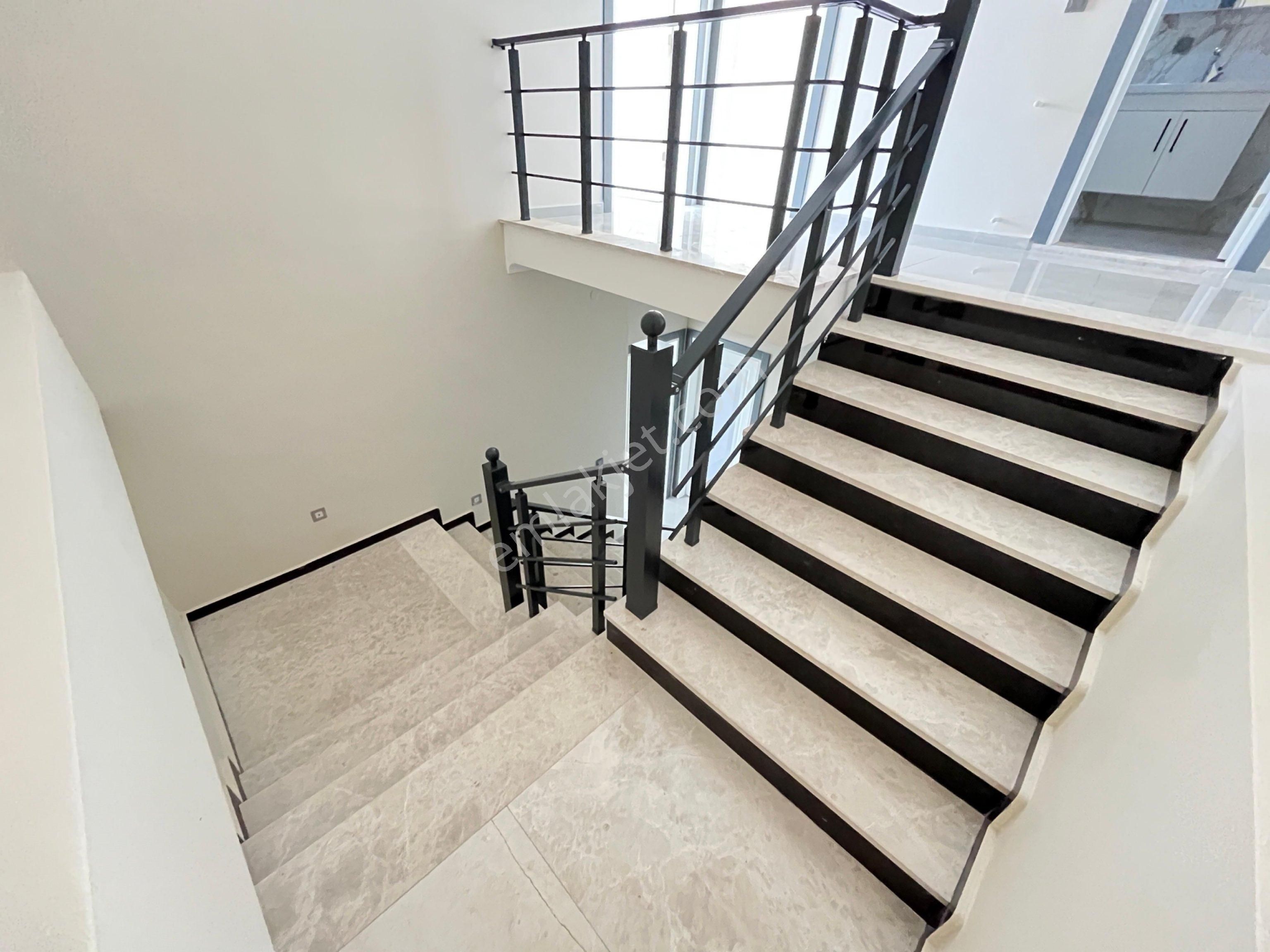 Arya'dan Avcılar'da Tam Müstakil Özel Havuzlu Satılık 4+1 Villa - Görsel 23