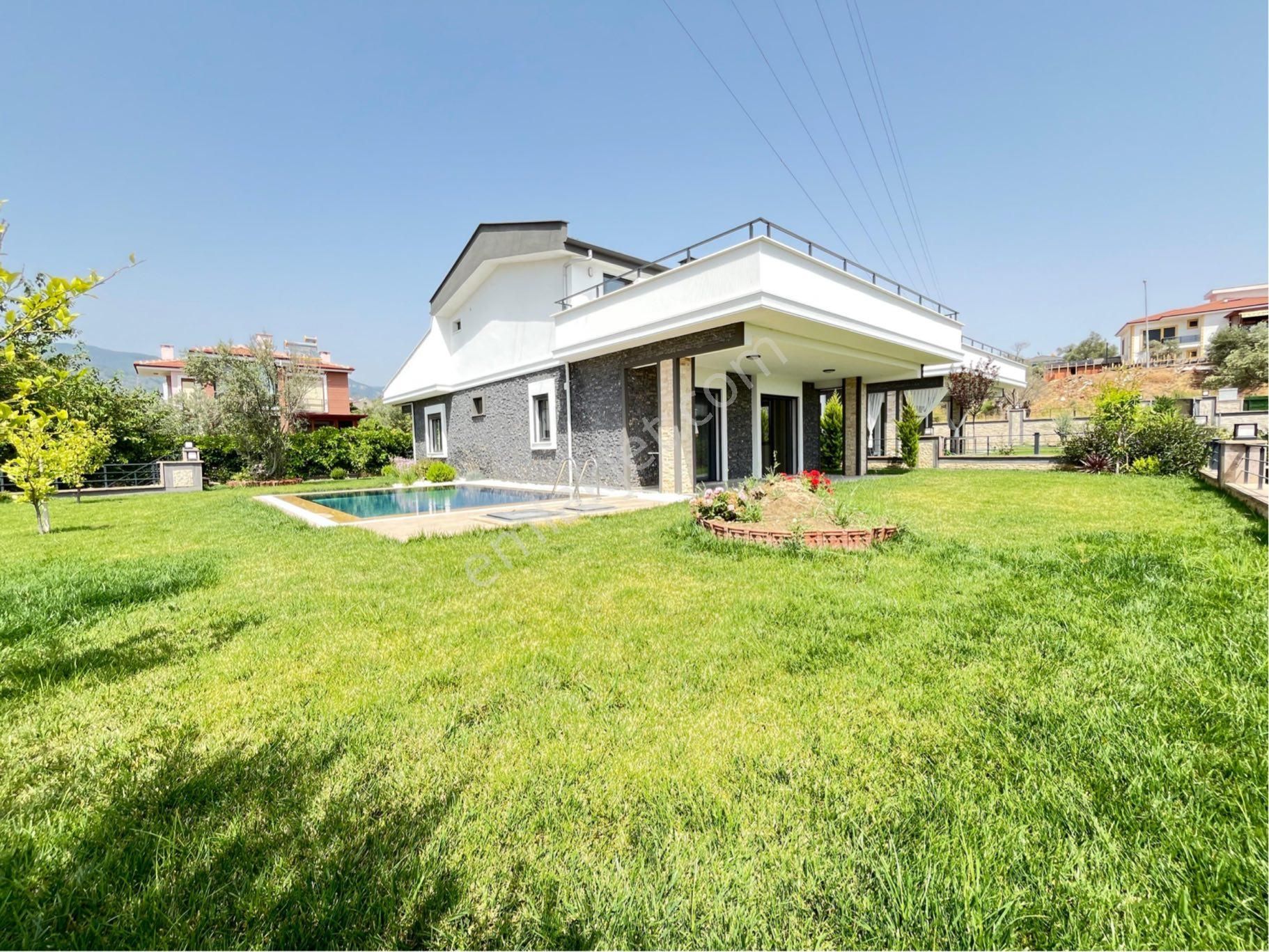 Arya'dan Avcılar'da Tam Müstakil Özel Havuzlu Satılık 4+1 Villa - Görsel 3