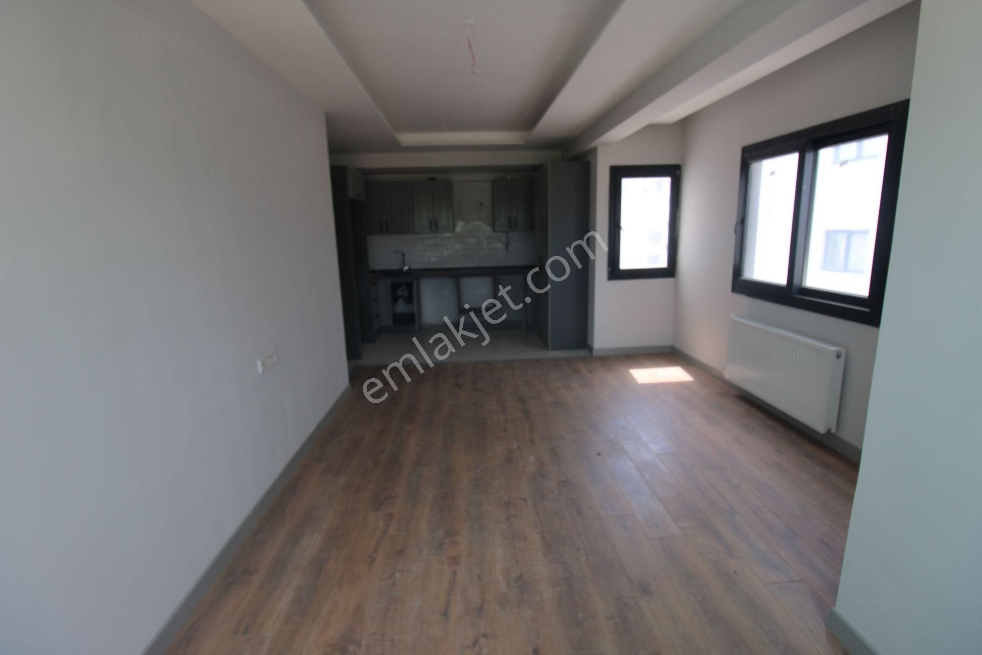 Mezitli Yaşar Doğu Daddesi Üzerinde Site İçerisinde Satılık 2+1 Daire - Görsel 2