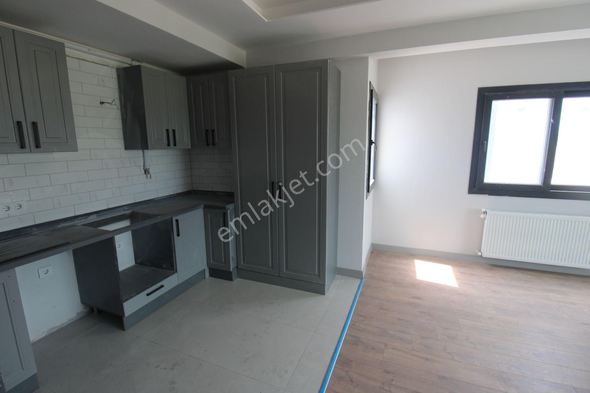 Mezitli Yaşar Doğu Daddesi Üzerinde Site İçerisinde Satılık 2+1 Daire - Görsel 6