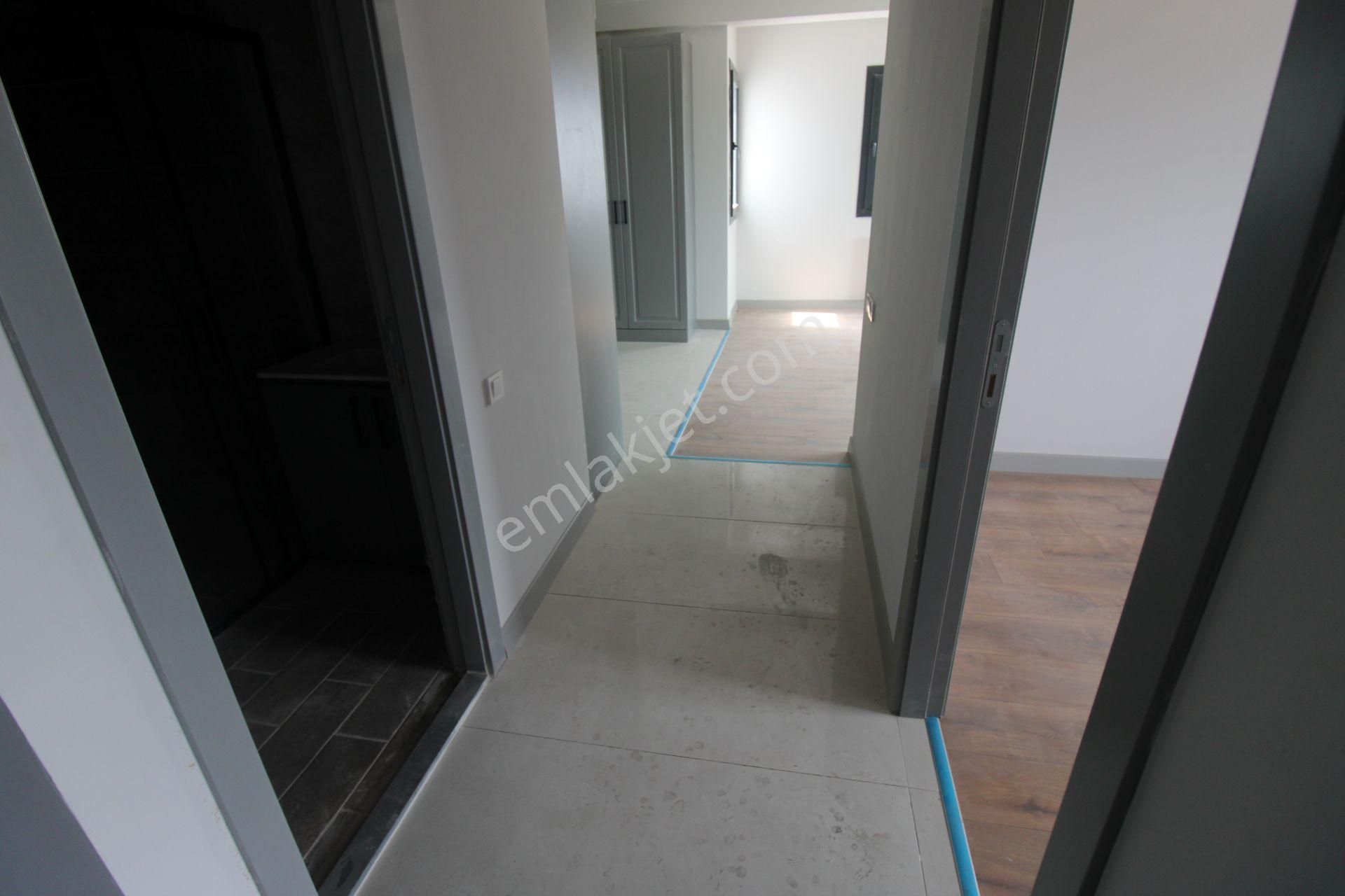 Mezitli Yaşar Doğu Daddesi Üzerinde Site İçerisinde Satılık 2+1 Daire - Görsel 9