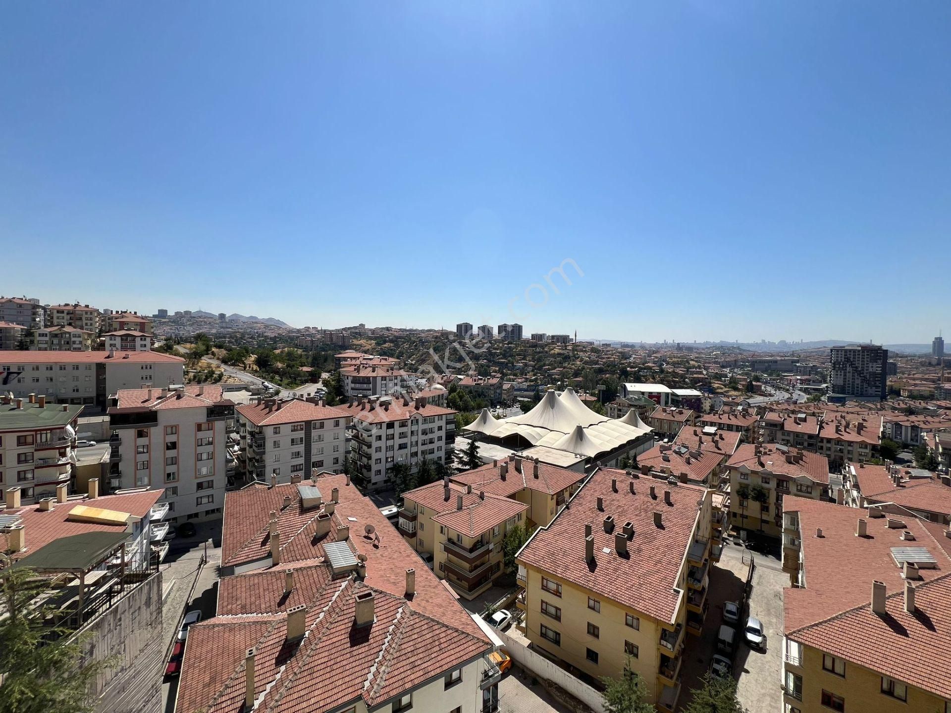 Vatan'dan Çaldıran Kamilocak Yakını Cadde Üzeri 5. Kat Konumlu Megalüks Yapılı Manzaralı 3+1