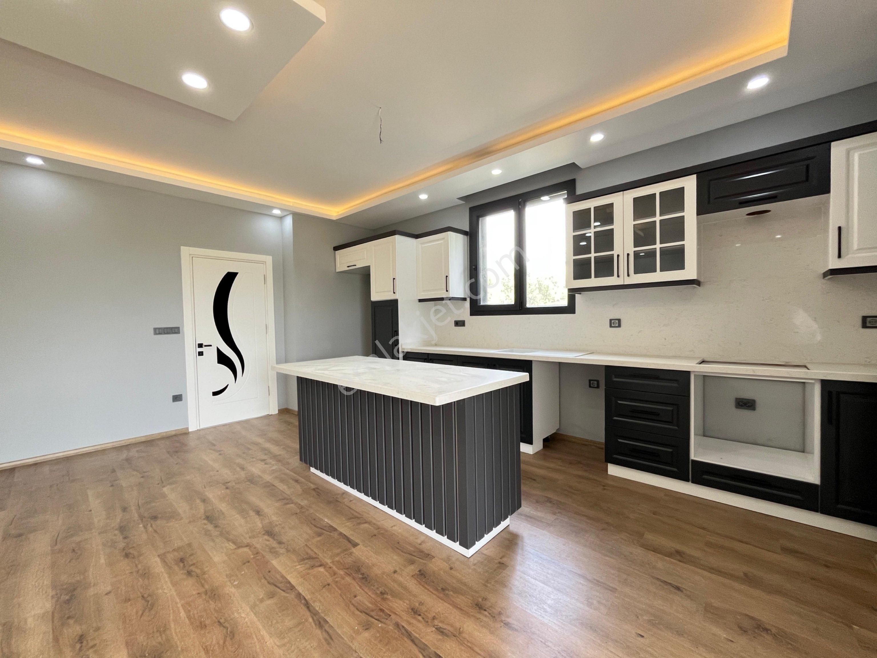 Arya'dan Güre'de Çift Teraslı Modern Mimarili Satılık 6+1 Villa - Görsel 11