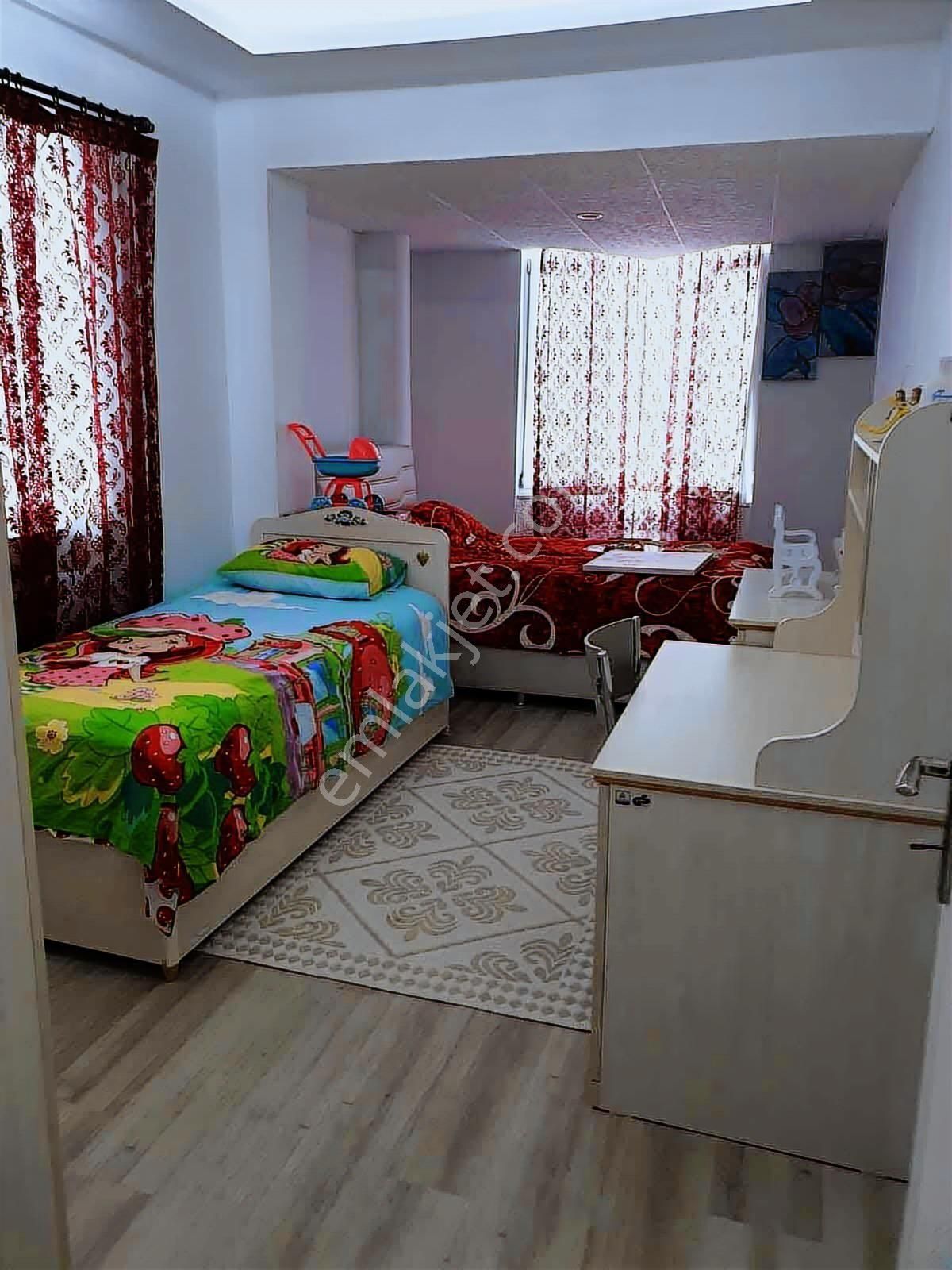İldem - Gesi De 3 Katlı Muhteşem Lokasyona Sahip Villa Fırsatı !