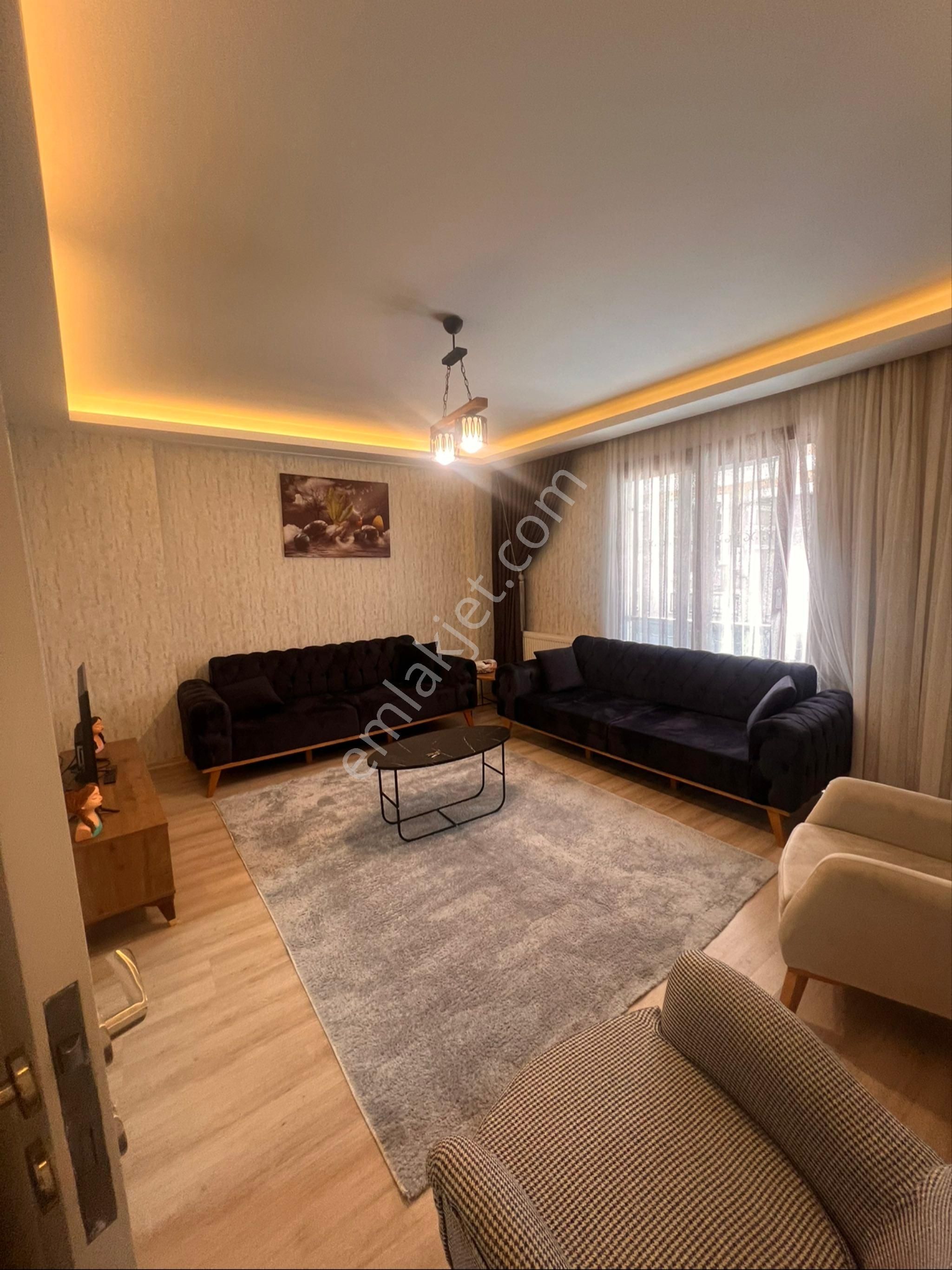 Turyap Buca'dan Kozaağaçta Lüx Bahçeli Eşyalı Kiralık Daire