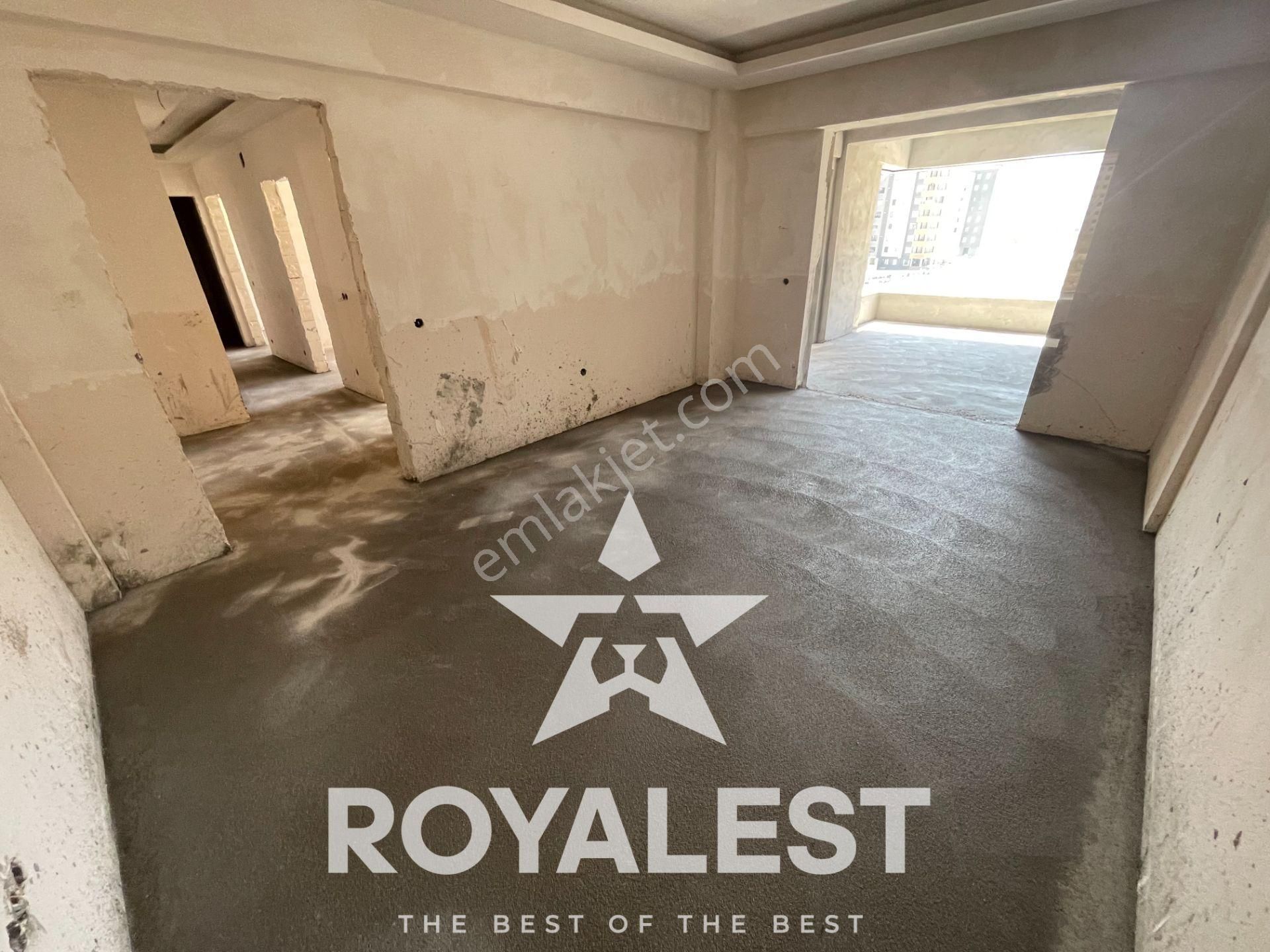Royalest'ten 3 Aya Teslim Önü Açık Emsallerine Göre Geniş 2.5+1