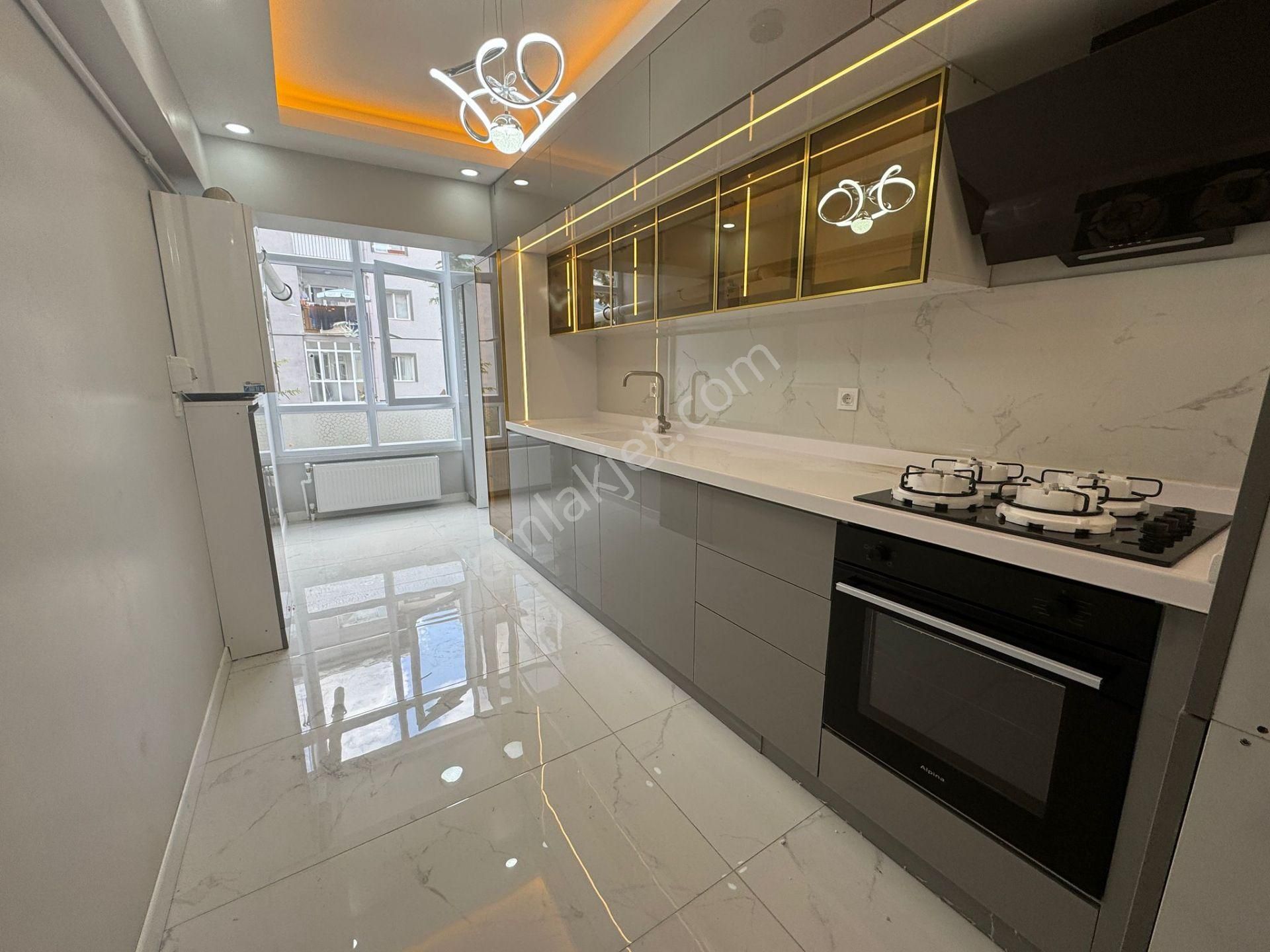 Sincan Osmanlı Mah Salon Bağımsız Full Yapılı Ara Katta 3+1 Daire