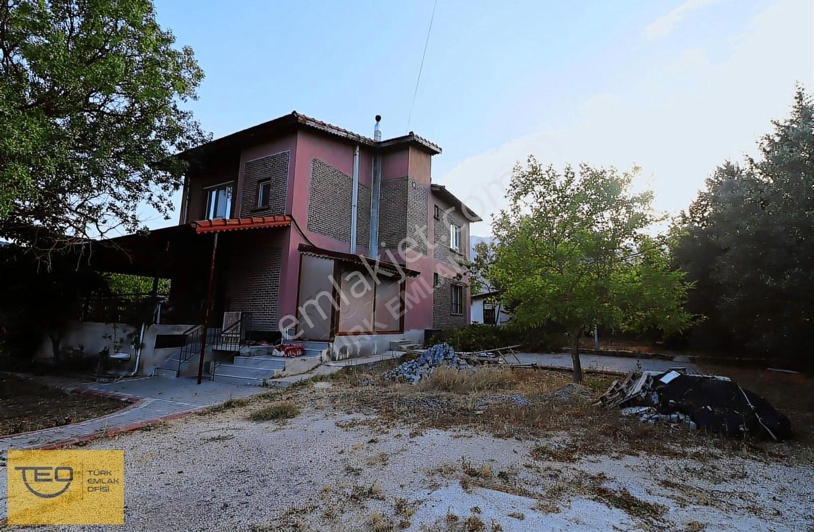 Türk Emlak'tan Bayatbademleri'nde Orman Manzaralı Müstakil Ev
