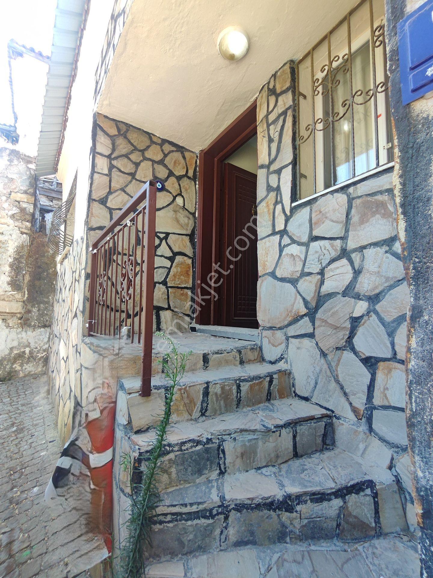 Camiatik De Merkeze Yürüme Mesafesinde 3+1 Villa - Görsel 2