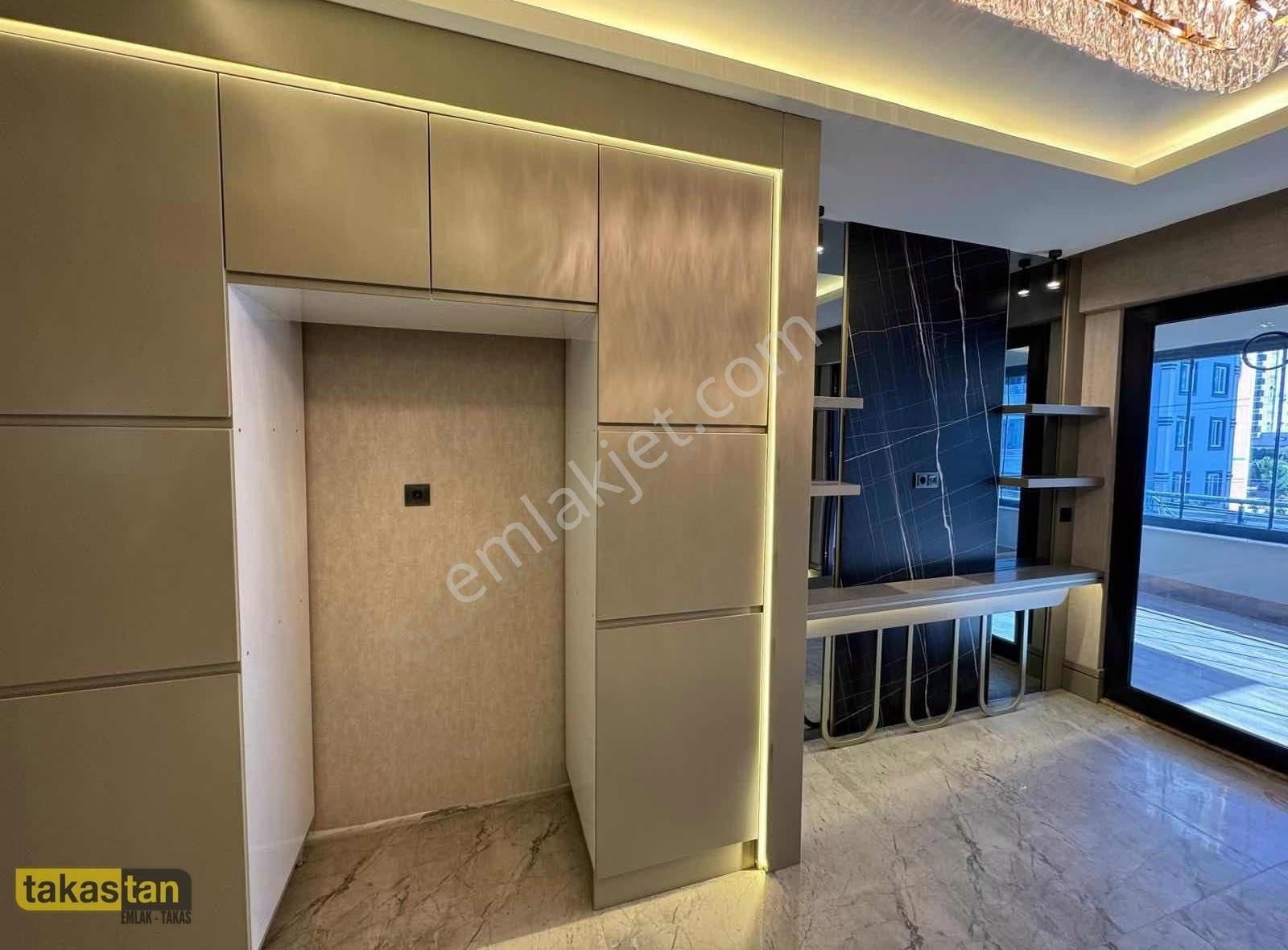 Fıstıklık Merkezi Lokasyonda Geniş Oturumlu Ultra Lüx 3+1 Daire - Görsel 9