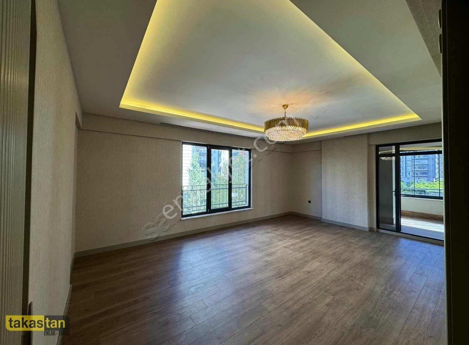 Fıstıklık Merkezi Lokasyonda Geniş Oturumlu Ultra Lüx 3+1 Daire - Görsel 6