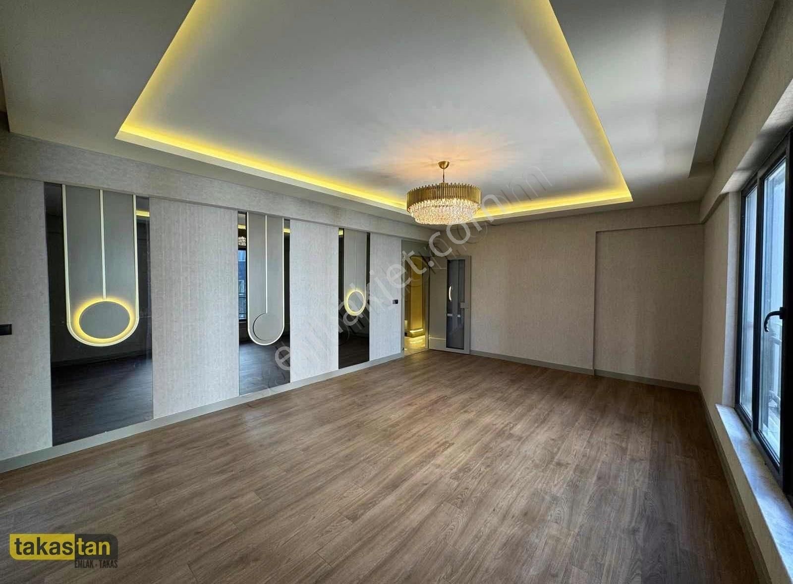 Fıstıklık Merkezi Lokasyonda Geniş Oturumlu Ultra Lüx 3+1 Daire - Görsel 11