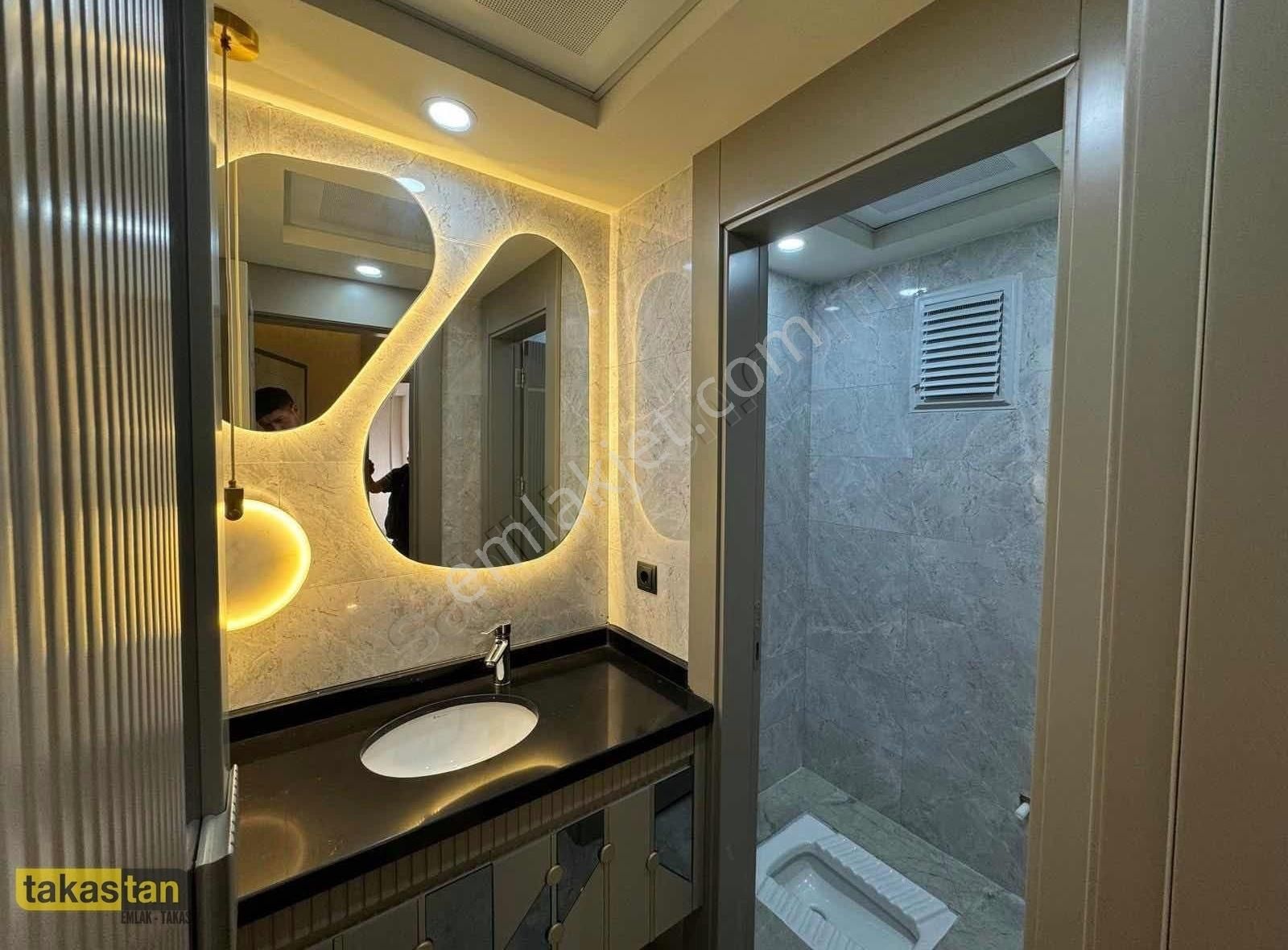 Fıstıklık Merkezi Lokasyonda Geniş Oturumlu Ultra Lüx 3+1 Daire - Görsel 8