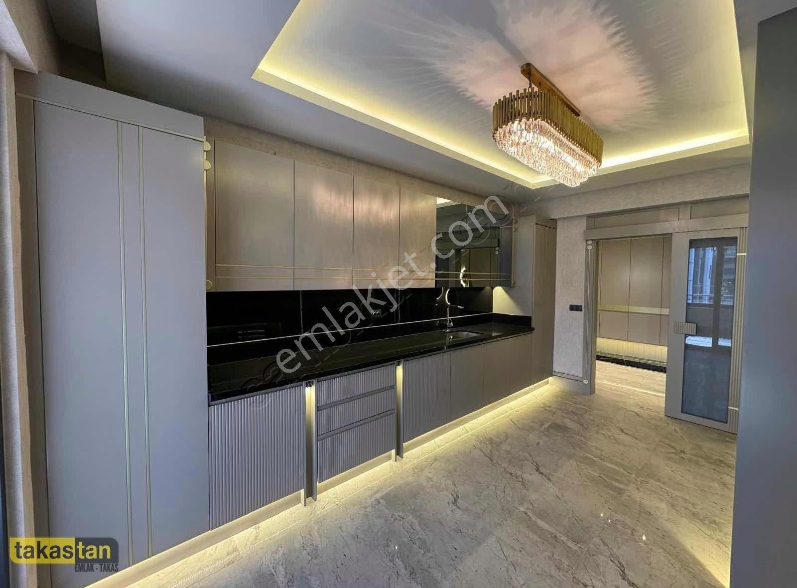 Fıstıklık Merkezi Lokasyonda Geniş Oturumlu Ultra Lüx 3+1 Daire - Görsel 7