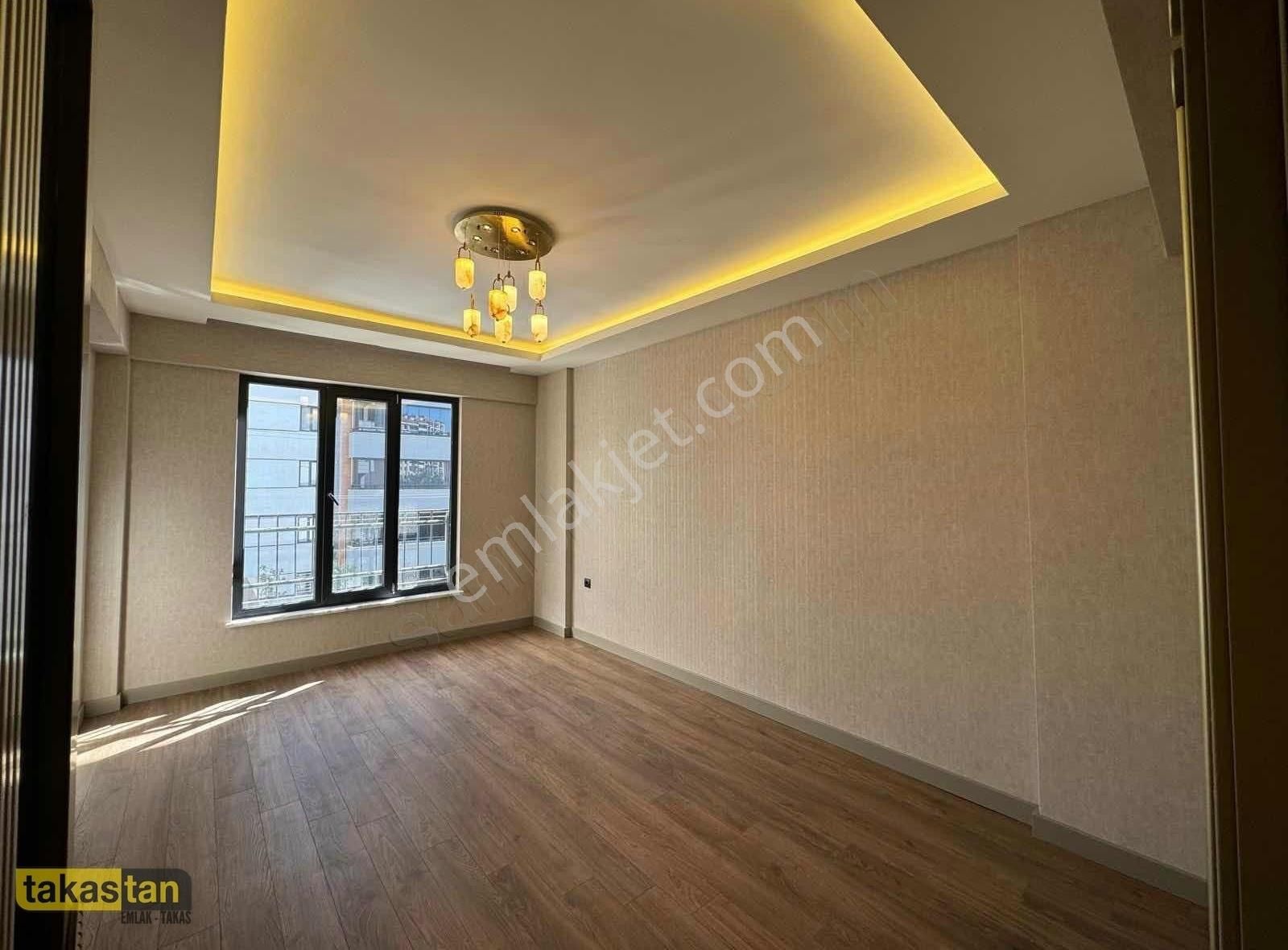 Fıstıklık Merkezi Lokasyonda Geniş Oturumlu Ultra Lüx 3+1 Daire - Görsel 3