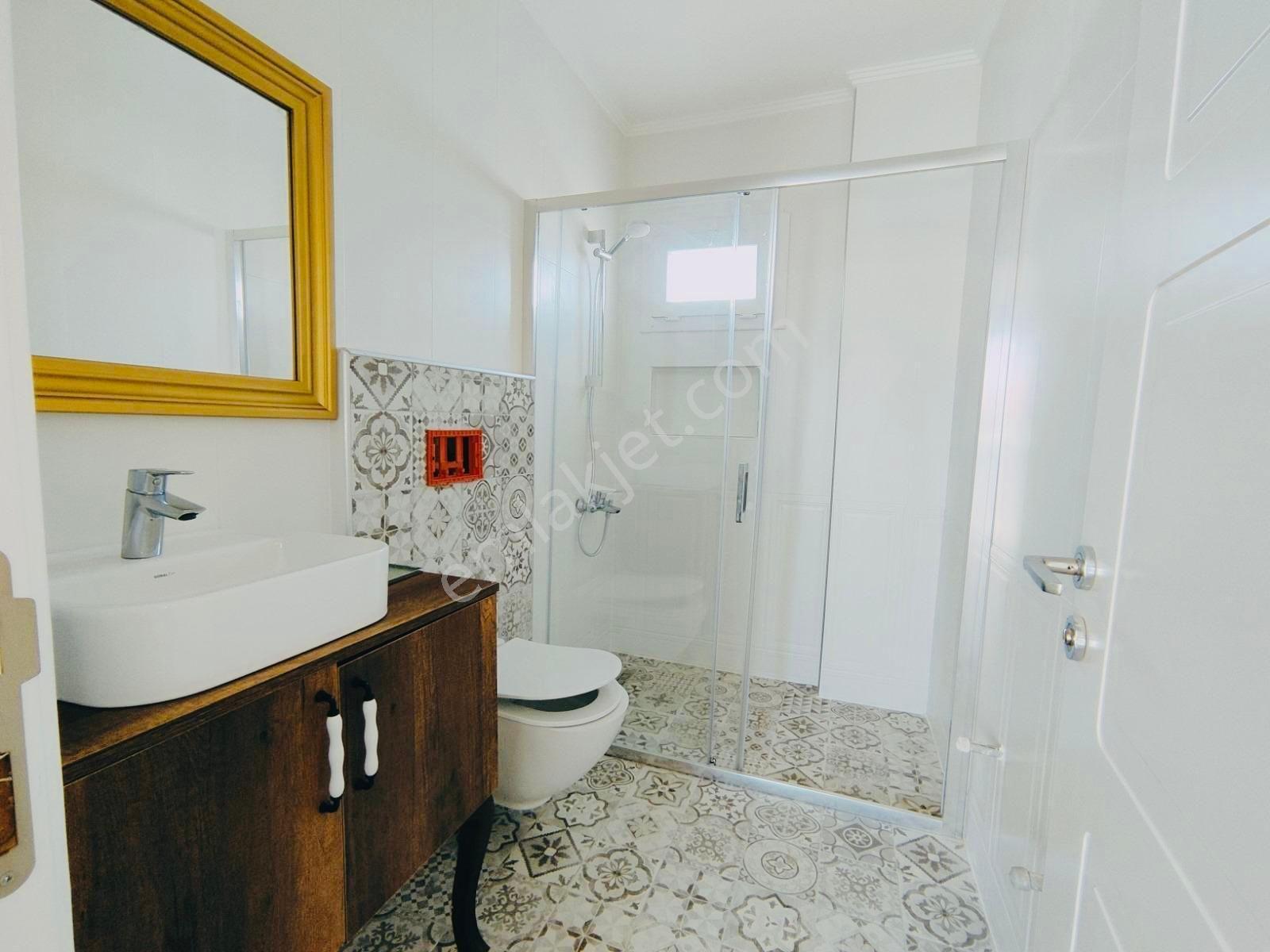 Sahil Sitelerinde Denize Yürüme Mesafesinde 3+1 Havuzlu Sitede Yazlık Villa - Görsel 15