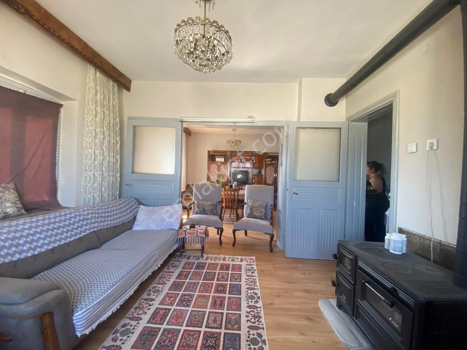 Bursa Orhangazi Dutluca Mahallesinde Göl Manzaralı Satılık 3+1 İmarlı Köy Evi - Görsel 13