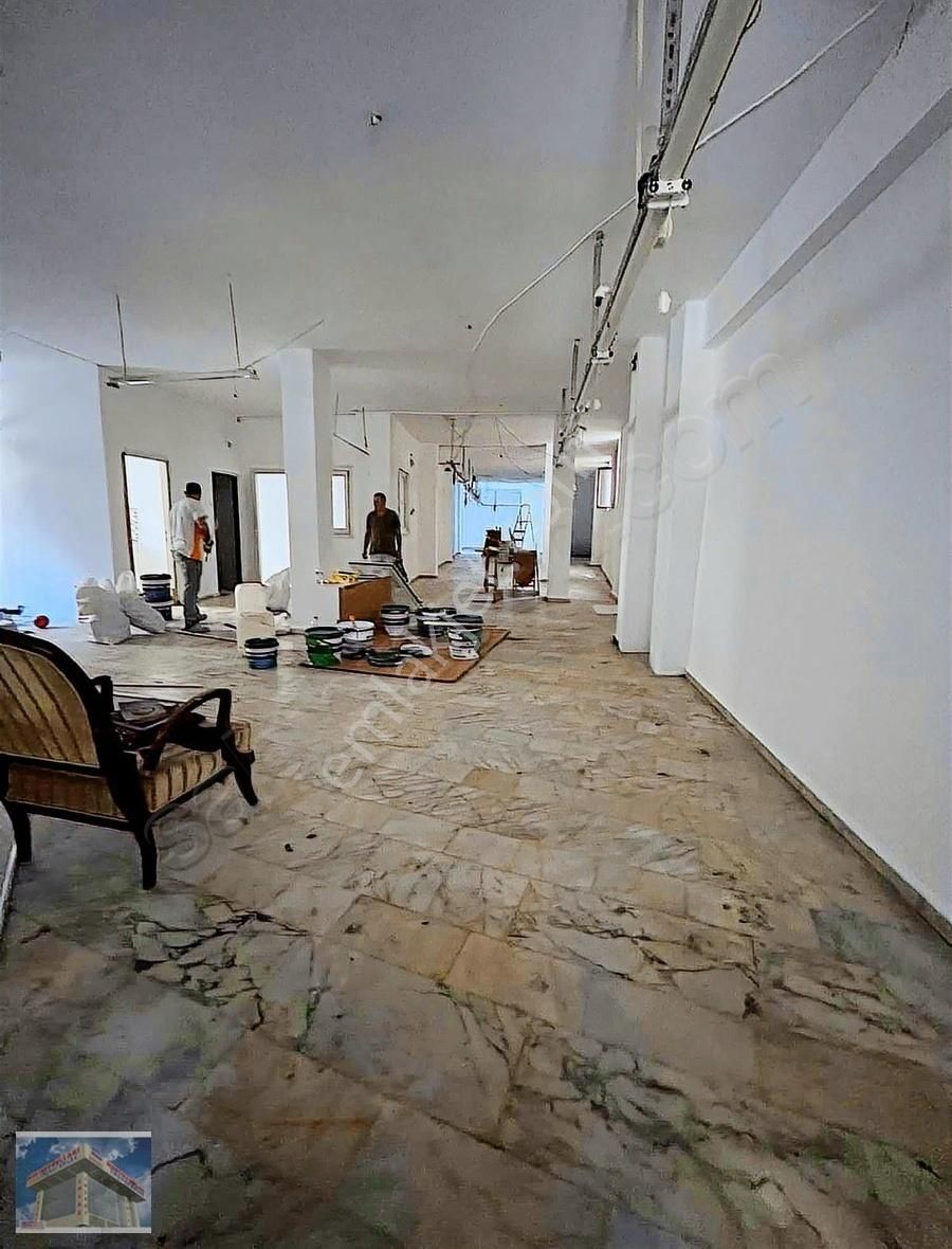 Zeytinburnu Veliefendide 500 M² Çok Amaçlı 2 Katlı Dükkan - Görsel 3