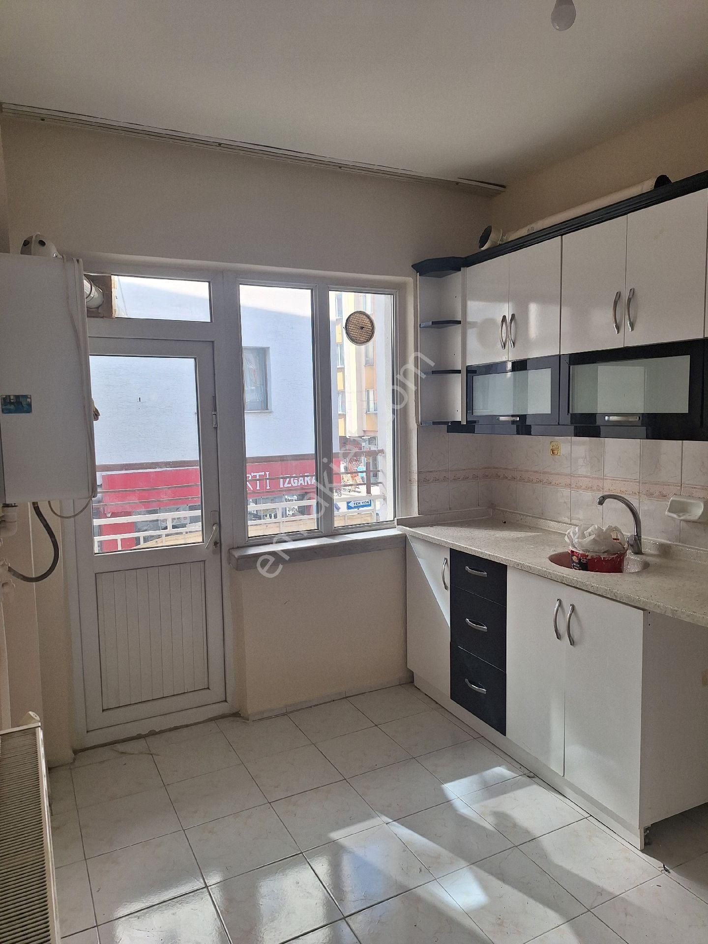 Cumhuriye Mh.3+1 Kombili Kiralık Daire
