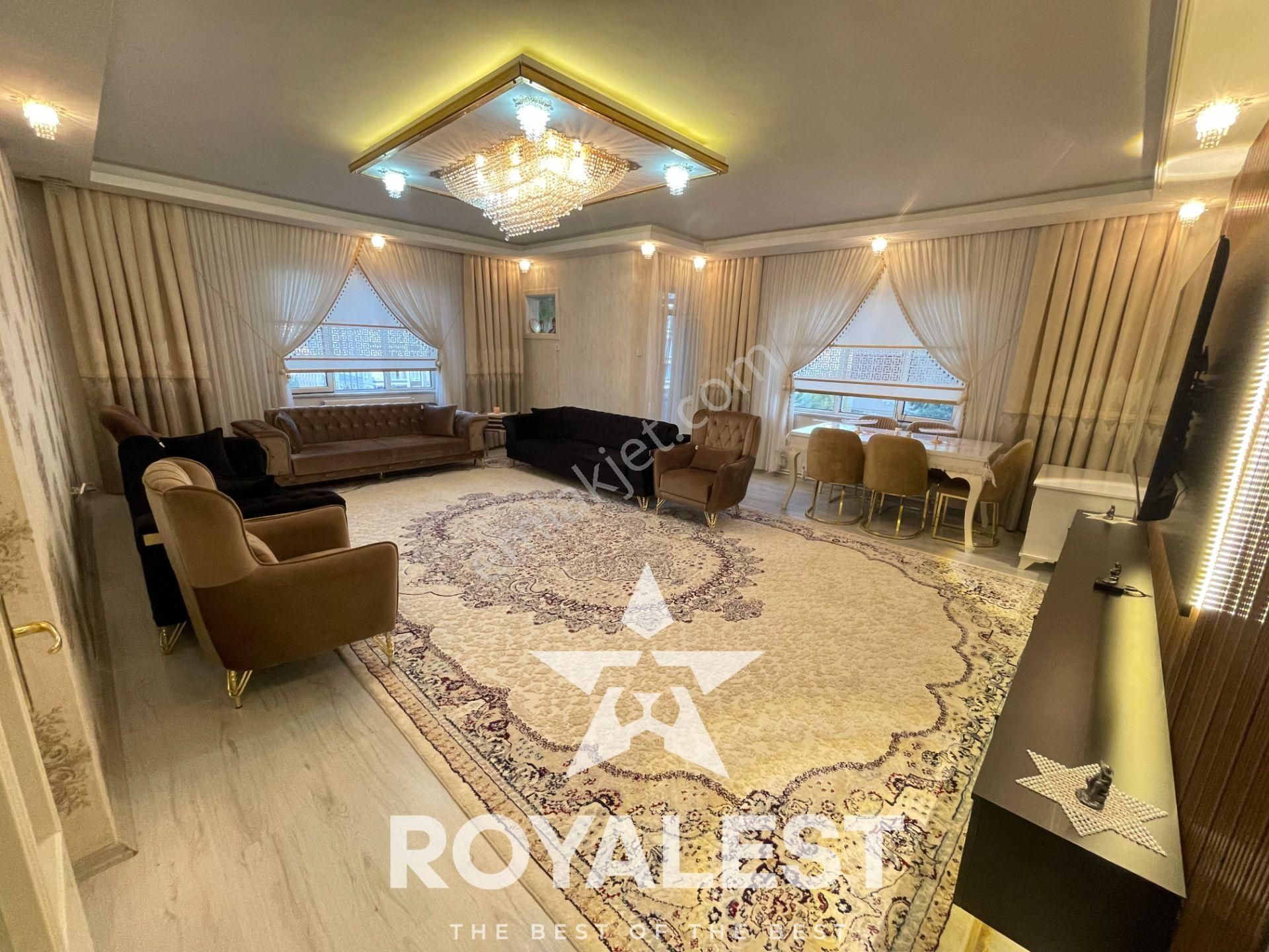 Royalest'ten Ultra Lüks Eşsiz Bakımlı Aradığınız Genişlikte 3+1