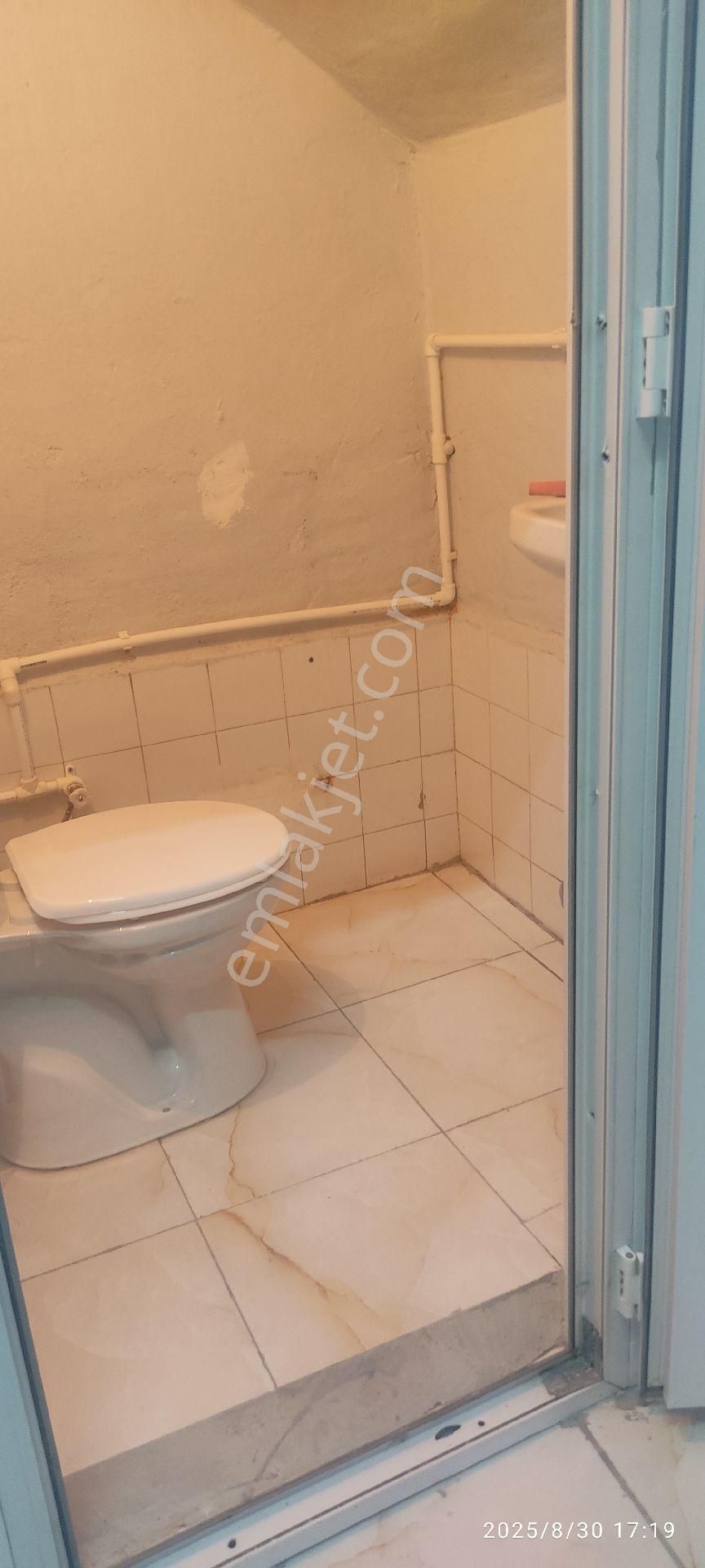 Eyüp Sultan Rami Yeni Mahallede Kiiralik Dükkan - Görsel 8