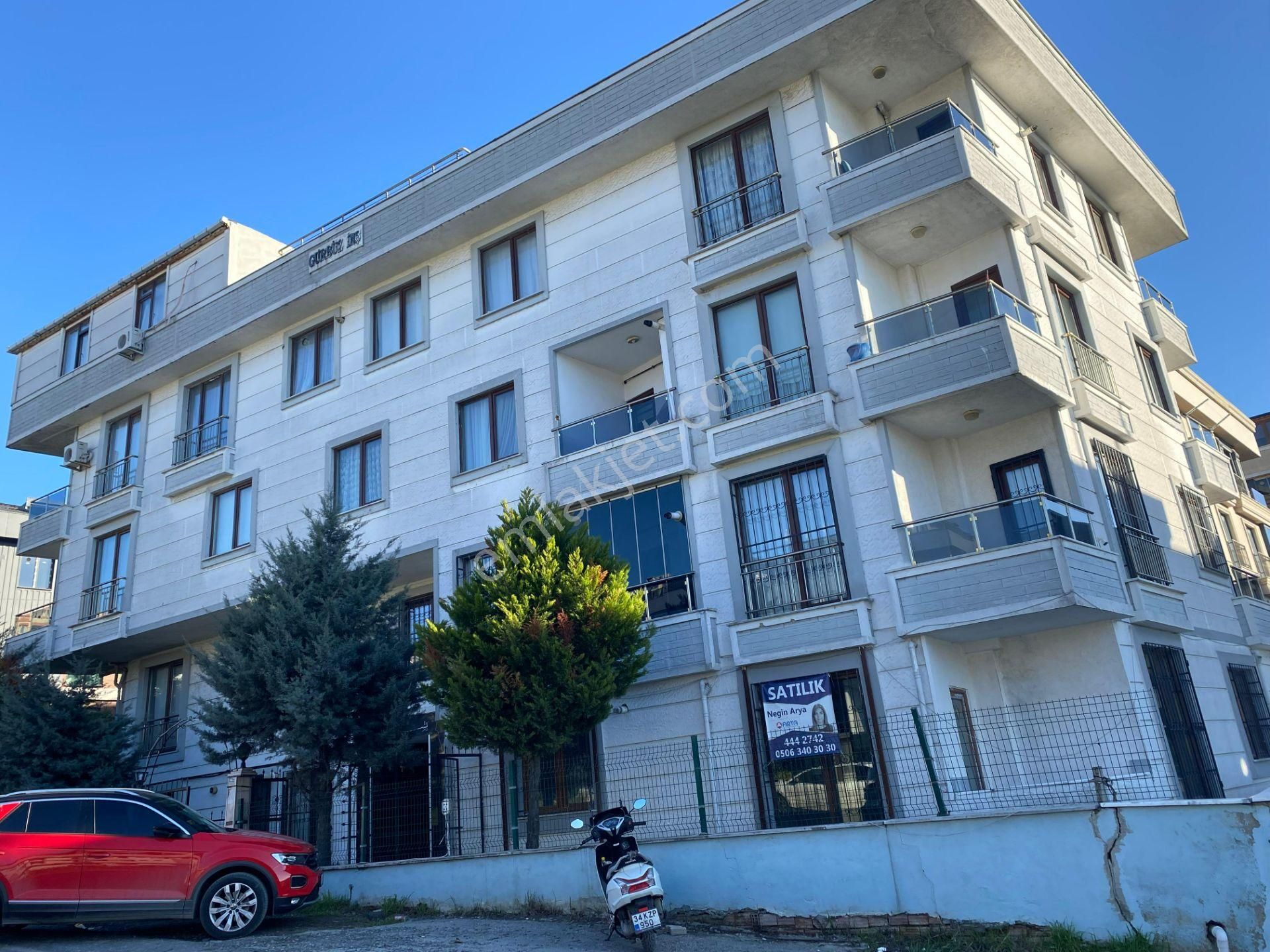 Beylikdüzü Kavaklı Satılık 2+1 Bahçe Katı