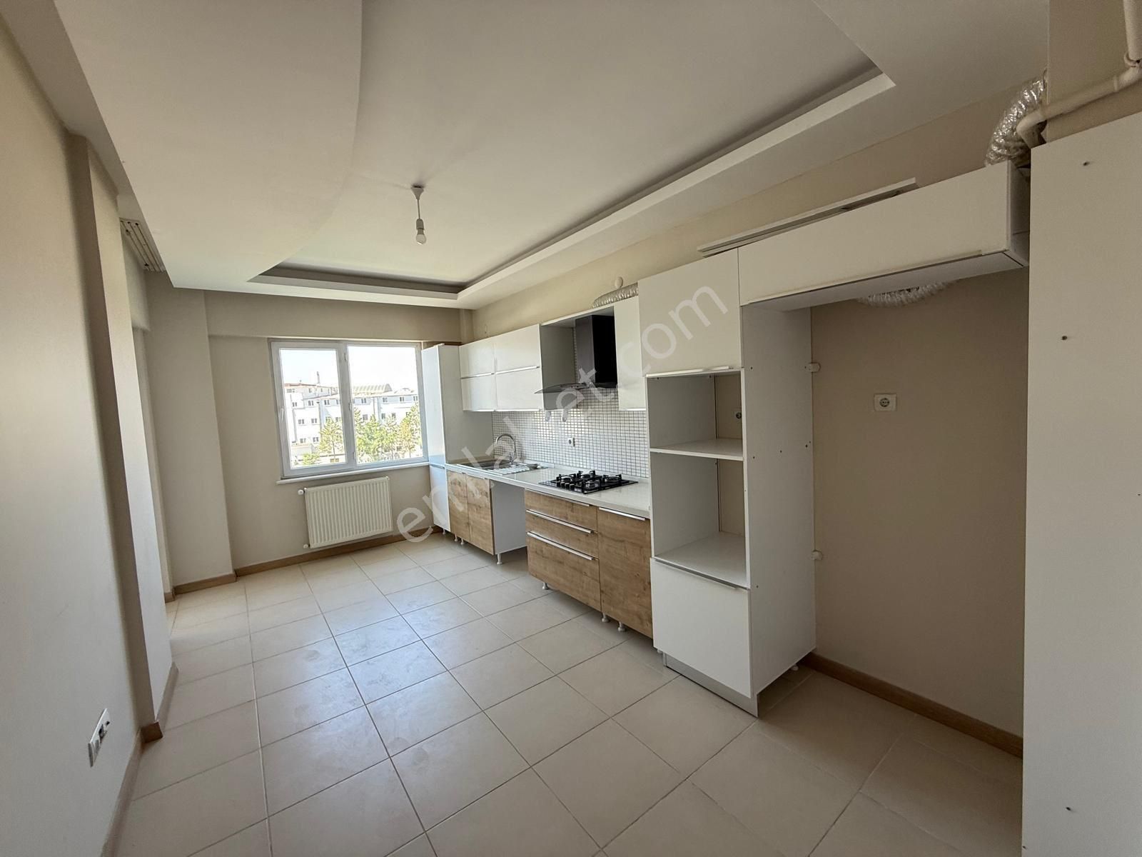 Çevreyoluna Sıfır Kiralık 3+1 Daire