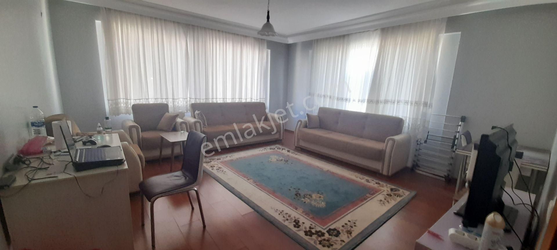 Kare Emlak'tan Mutlukent Yanı Mega Kentte Mobilyalı Kapalı Mutfak 1+1 Kiralık Daire