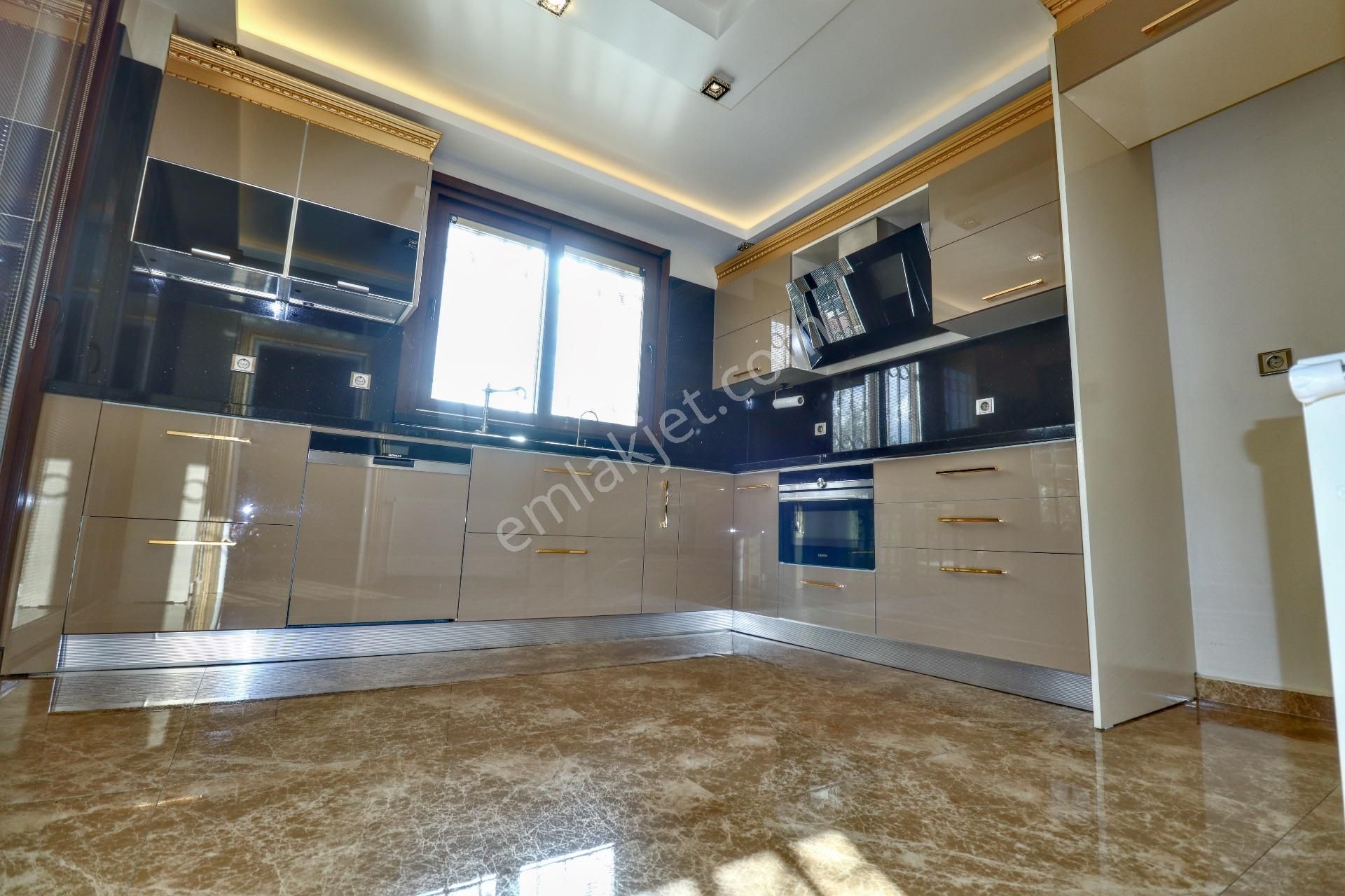 Altınoluk'ta 1400 M2 Arsa İçinde Satılık Villa5 - Görsel 32