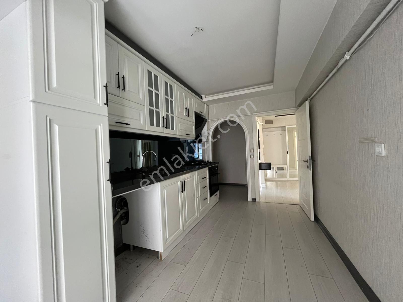 Nasip Emlak'tan Masrafsız İçi Full Yapılı Daire