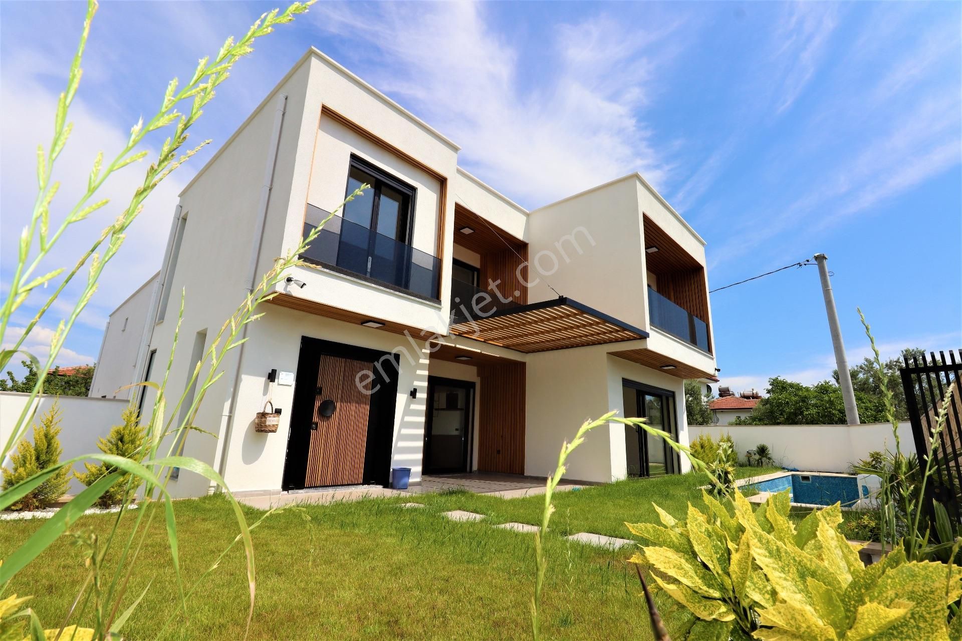 Güre'de Satılık Özel Havuızlu 5+1 Süper Lüks Villa - Görsel 8